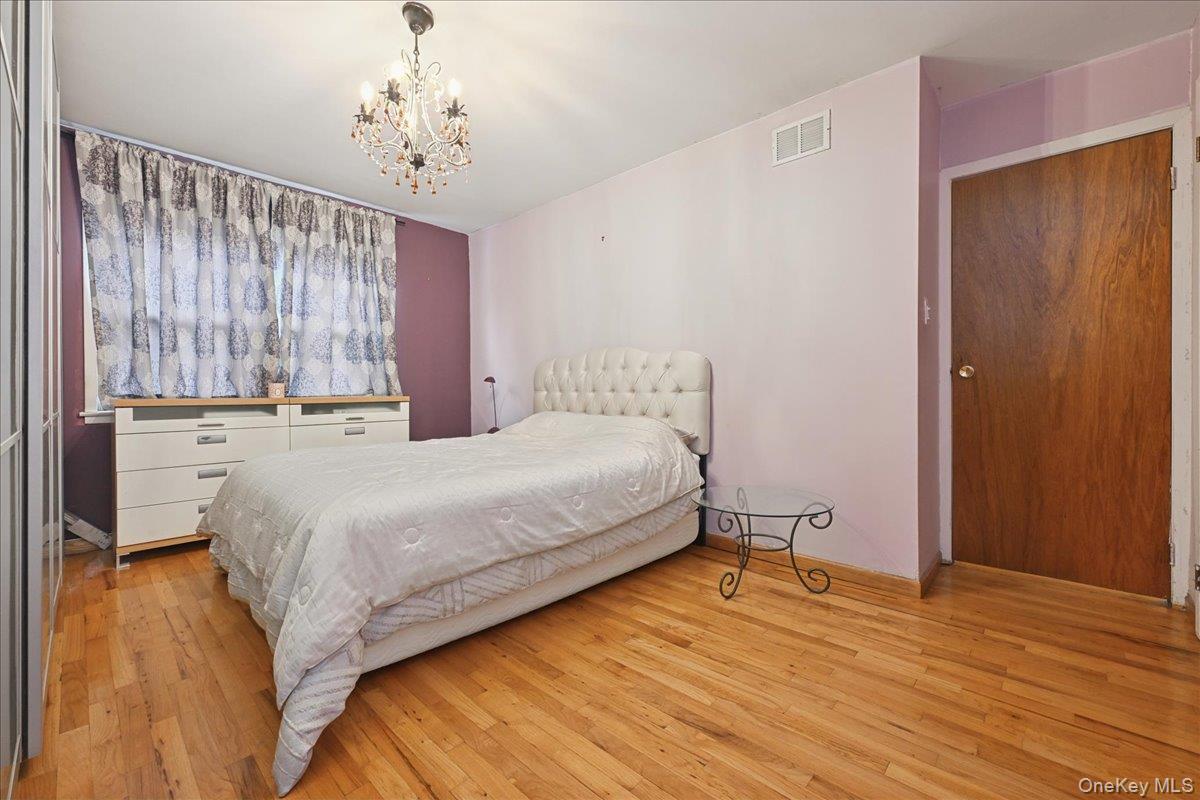 Condo Douglaston  Queens, NY 11362, MLS-936577-15