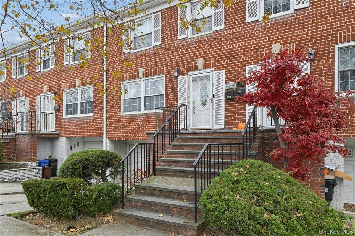 Condo Douglaston  Queens, NY 11362, MLS-936577-2