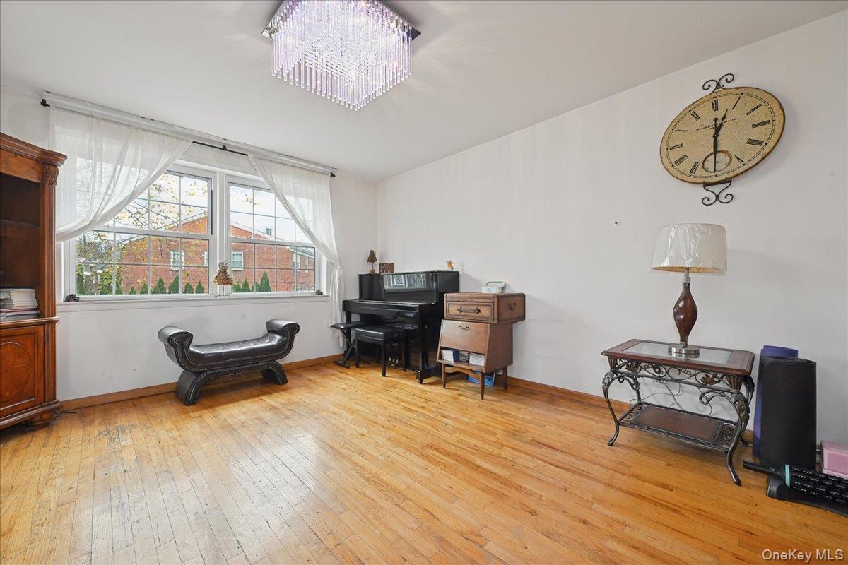 Condo Douglaston  Queens, NY 11362, MLS-936577-5