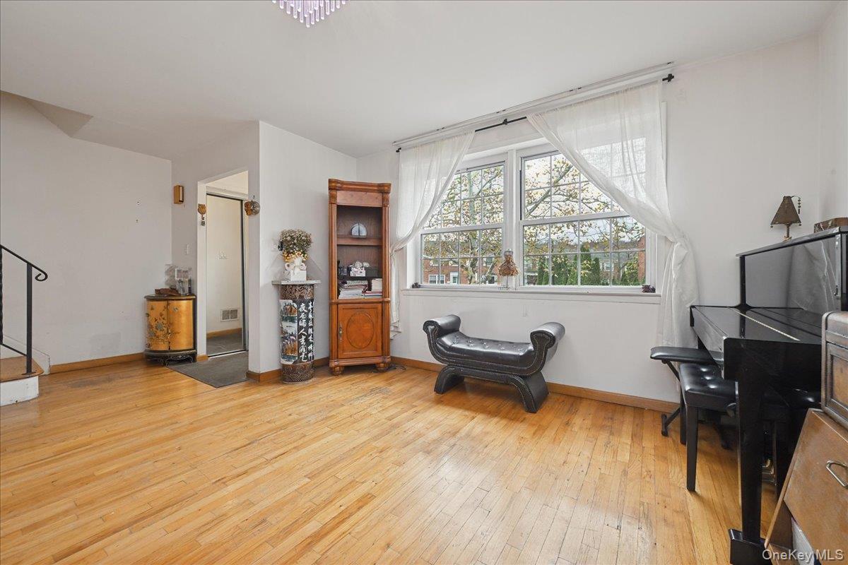 Condo Douglaston  Queens, NY 11362, MLS-936577-7