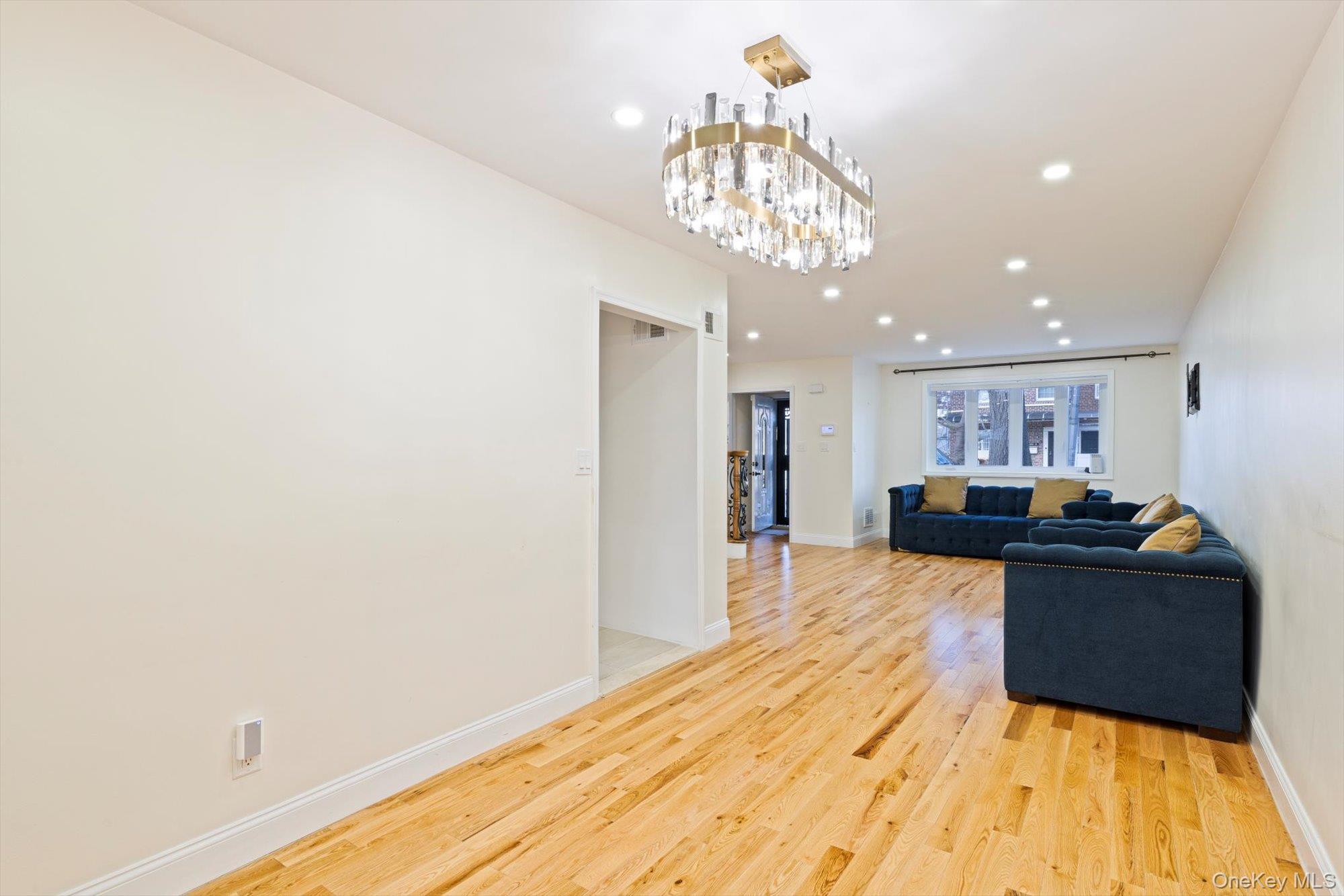 Single Family 68th  Queens, NY 11367, MLS-936587-4