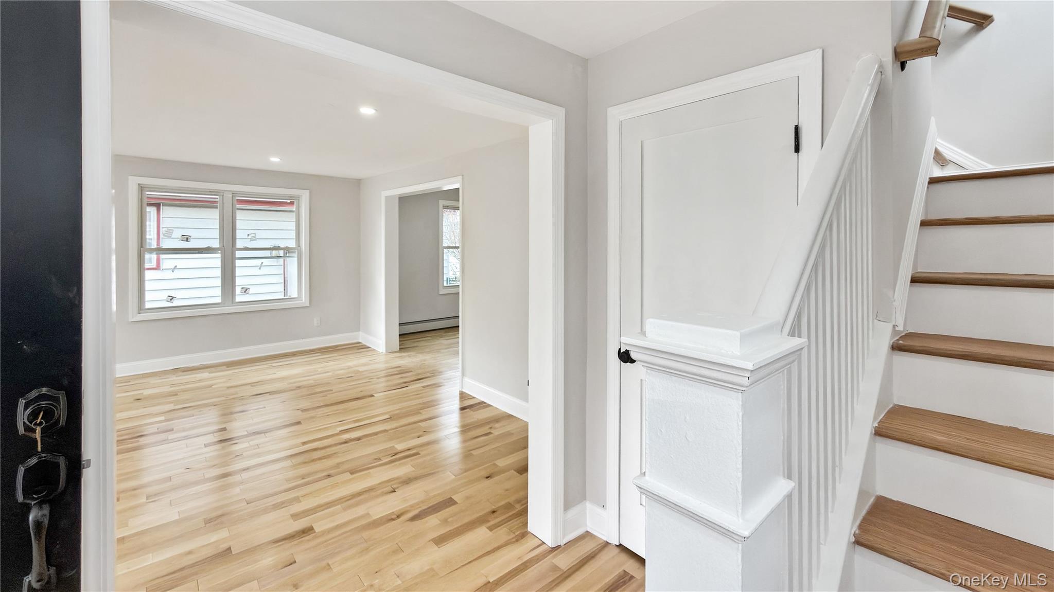 Single Family Montgomery Nassau County, NY 11580, MLS-936615-14