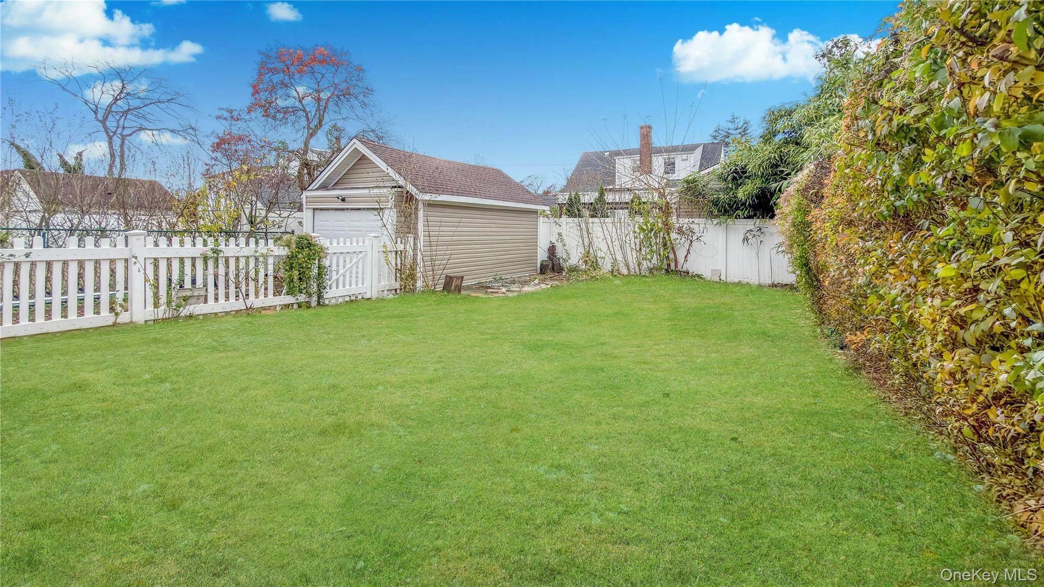 Single Family Montgomery Nassau County, NY 11580, MLS-936615-45