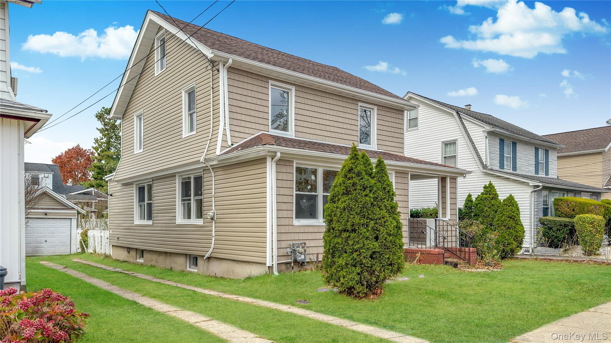 Single Family Montgomery Nassau County, NY 11580, MLS-936615-9