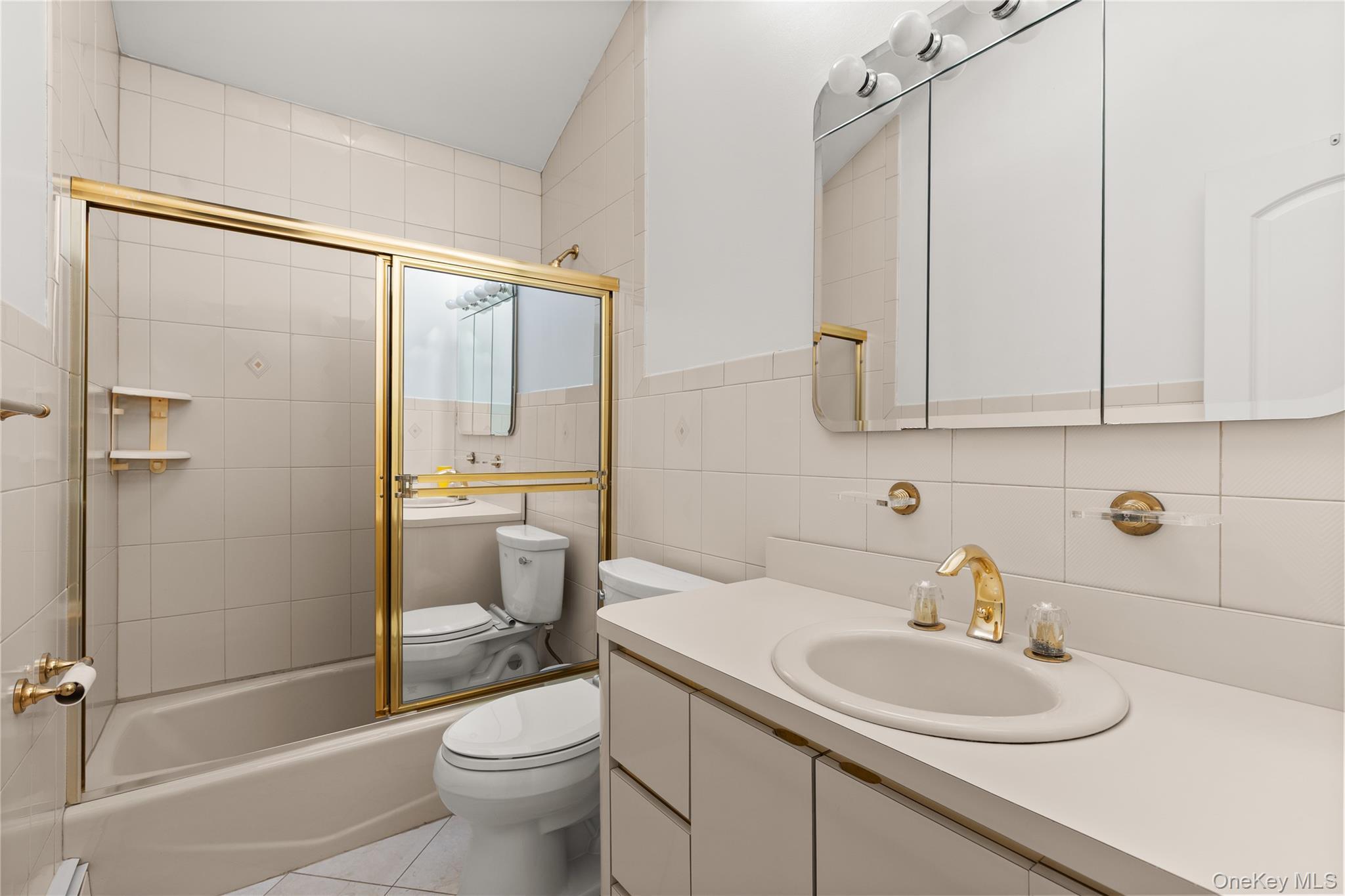 Single Family Alleghany Suffolk County, NY 11757, MLS-936622-11