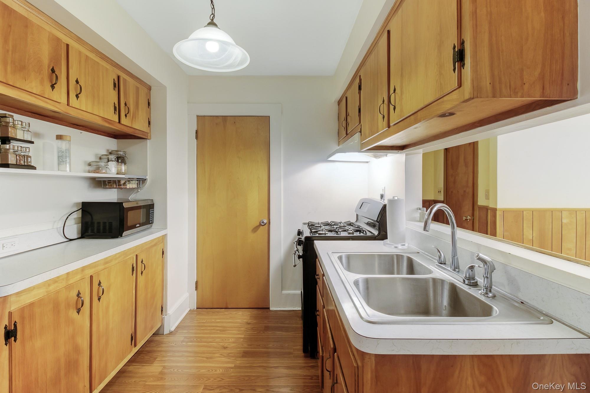 Single Family Airmont  Rockland County, NY 10901, MLS-936654-3