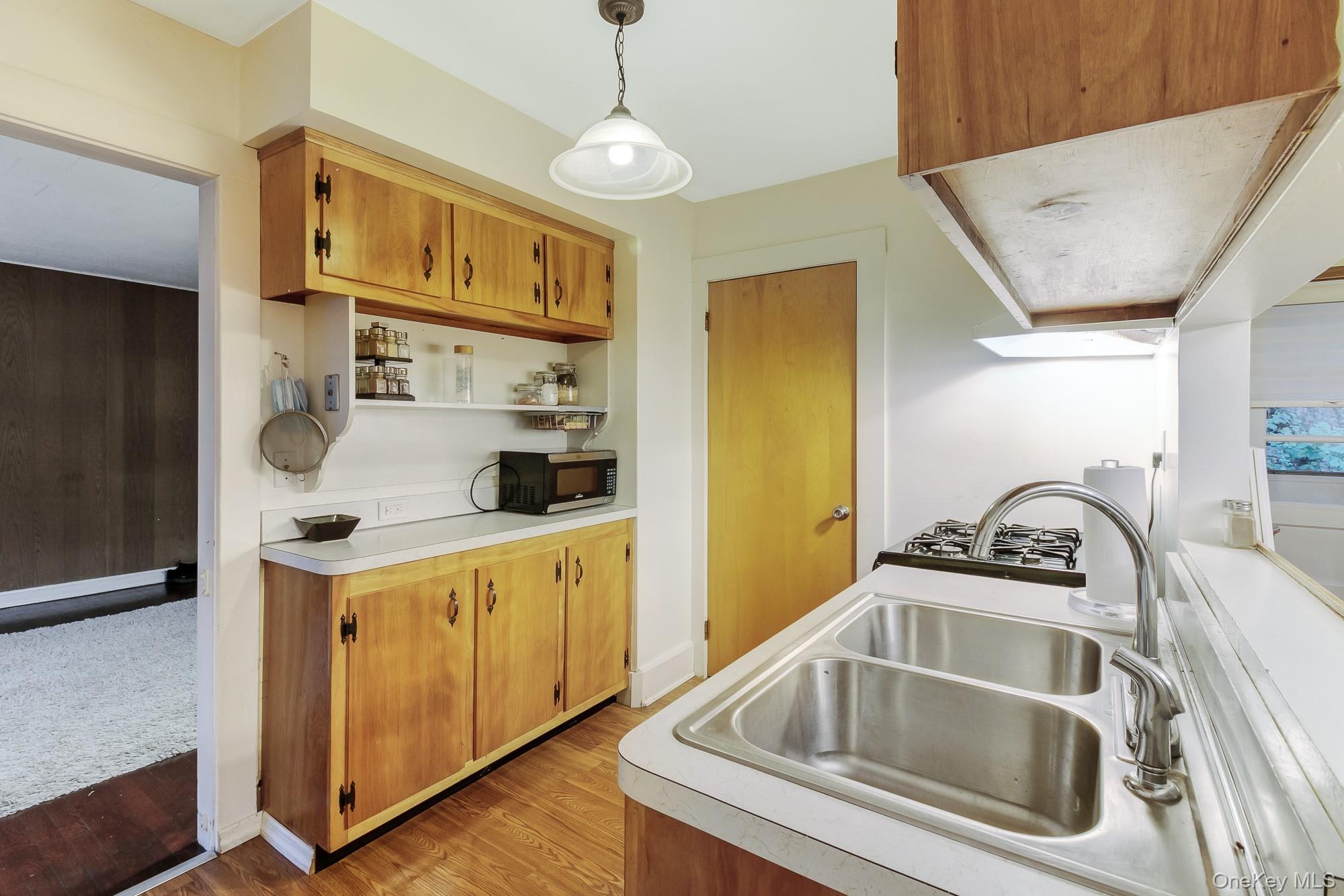 Single Family Airmont  Rockland County, NY 10901, MLS-936654-4