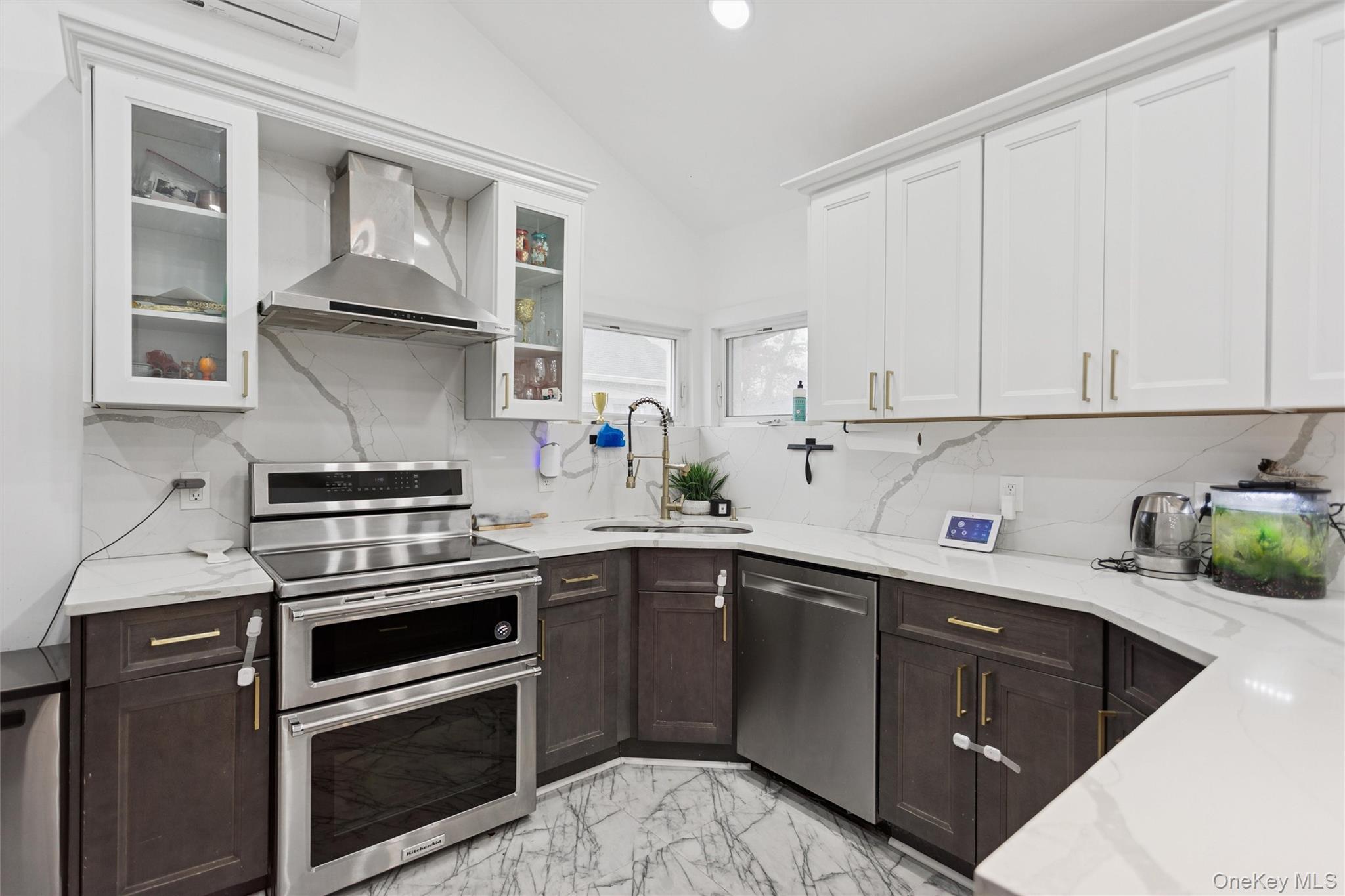 Single Family Rosedale Nassau County, NY 11581, MLS-936676-10