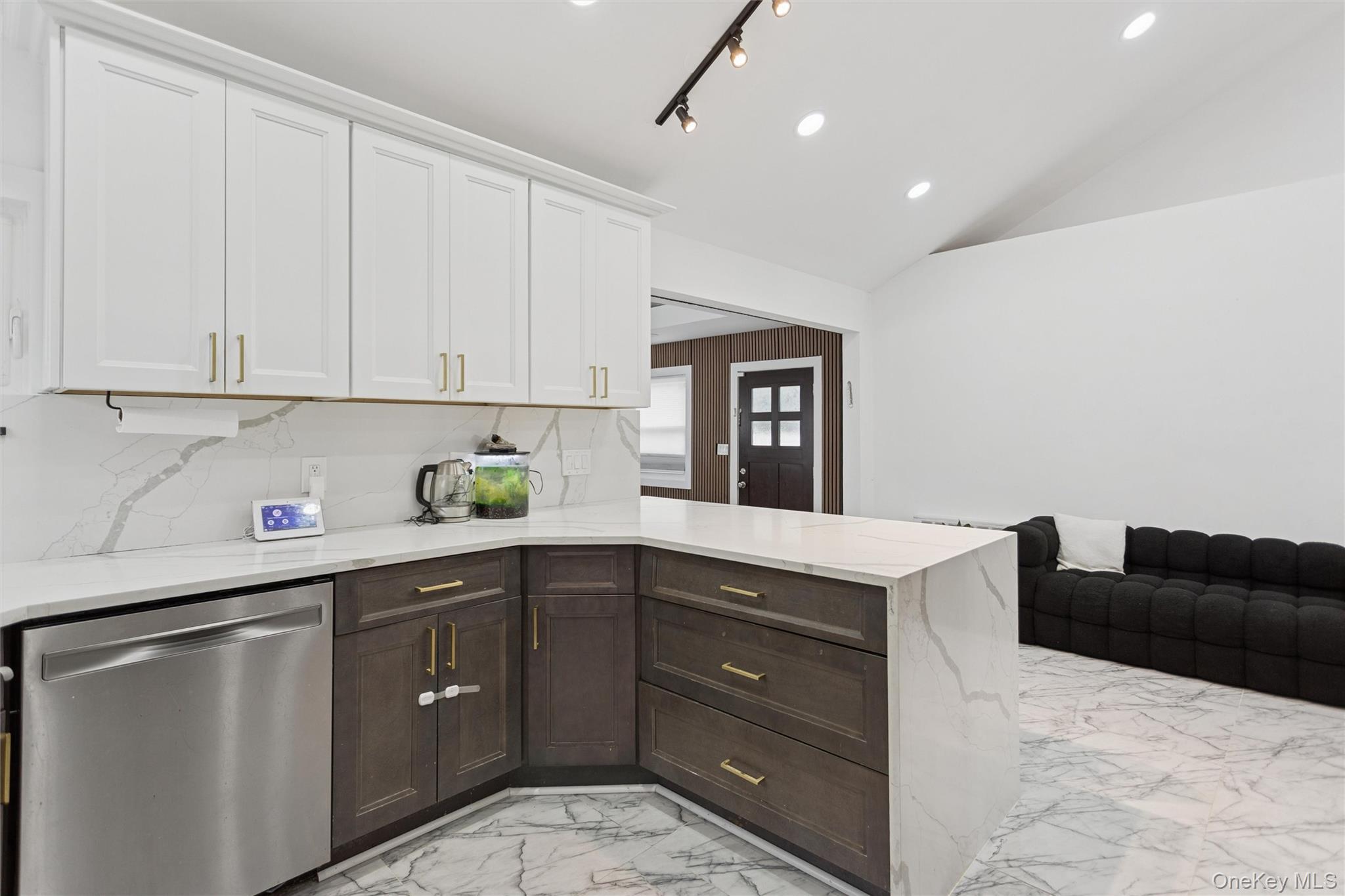 Single Family Rosedale Nassau County, NY 11581, MLS-936676-11