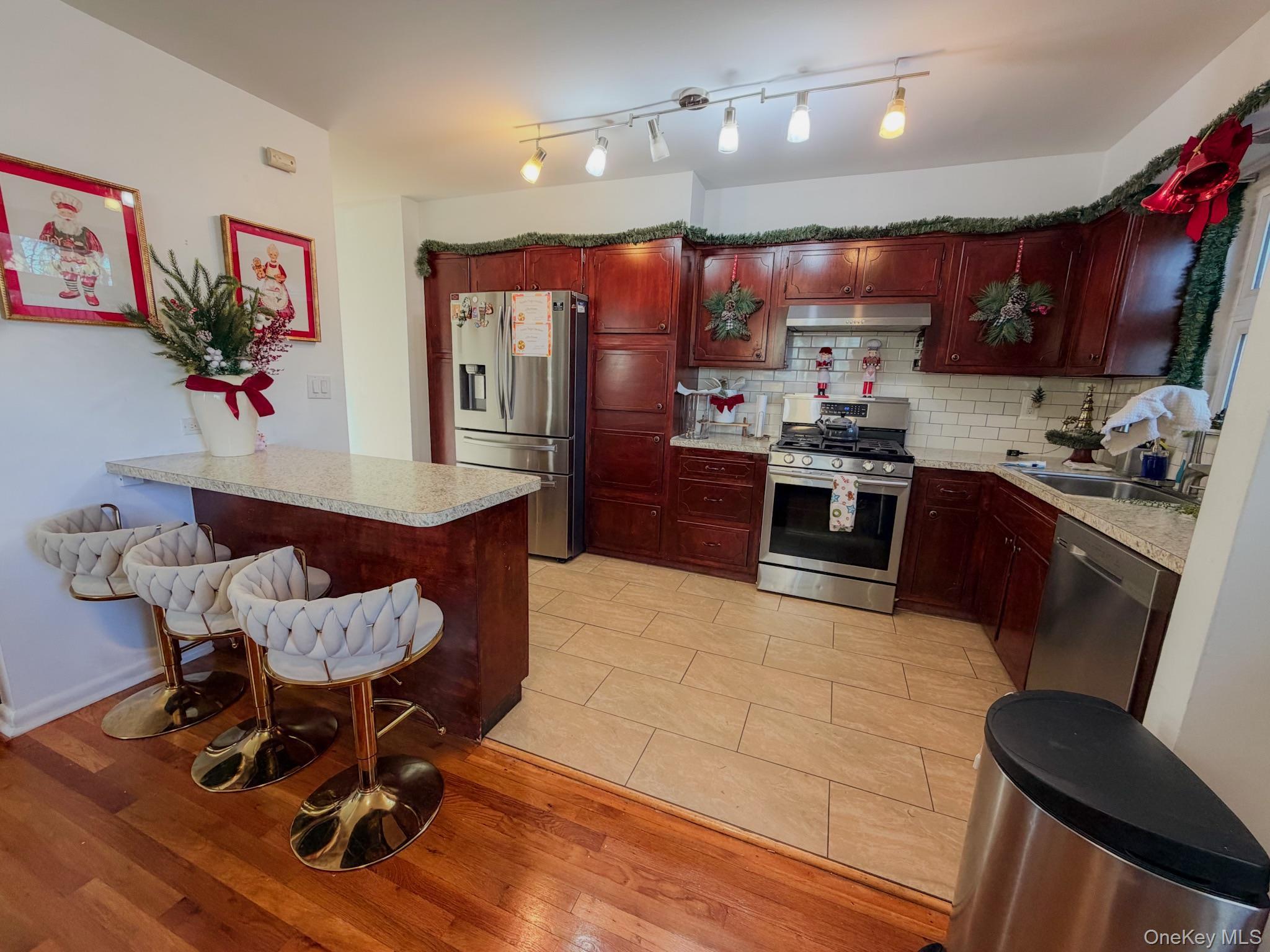 Single Family Clarence Bronx, NY 10465, MLS-936690-11