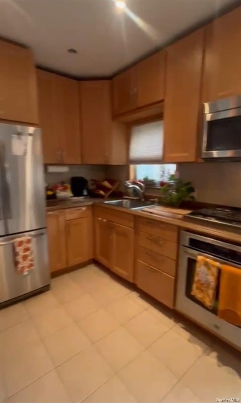 Single Family Dewey Bronx, NY 10465, MLS-936693-8