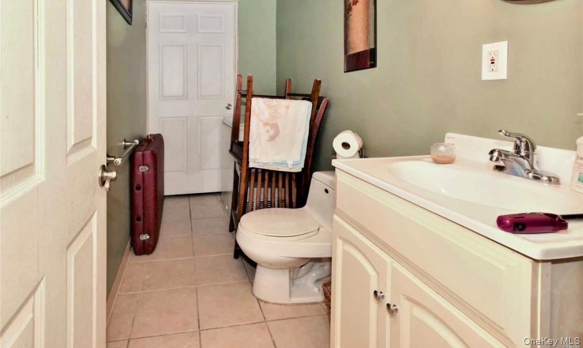 Single Family Wellwood Suffolk County, NY 11967, MLS-936705-11