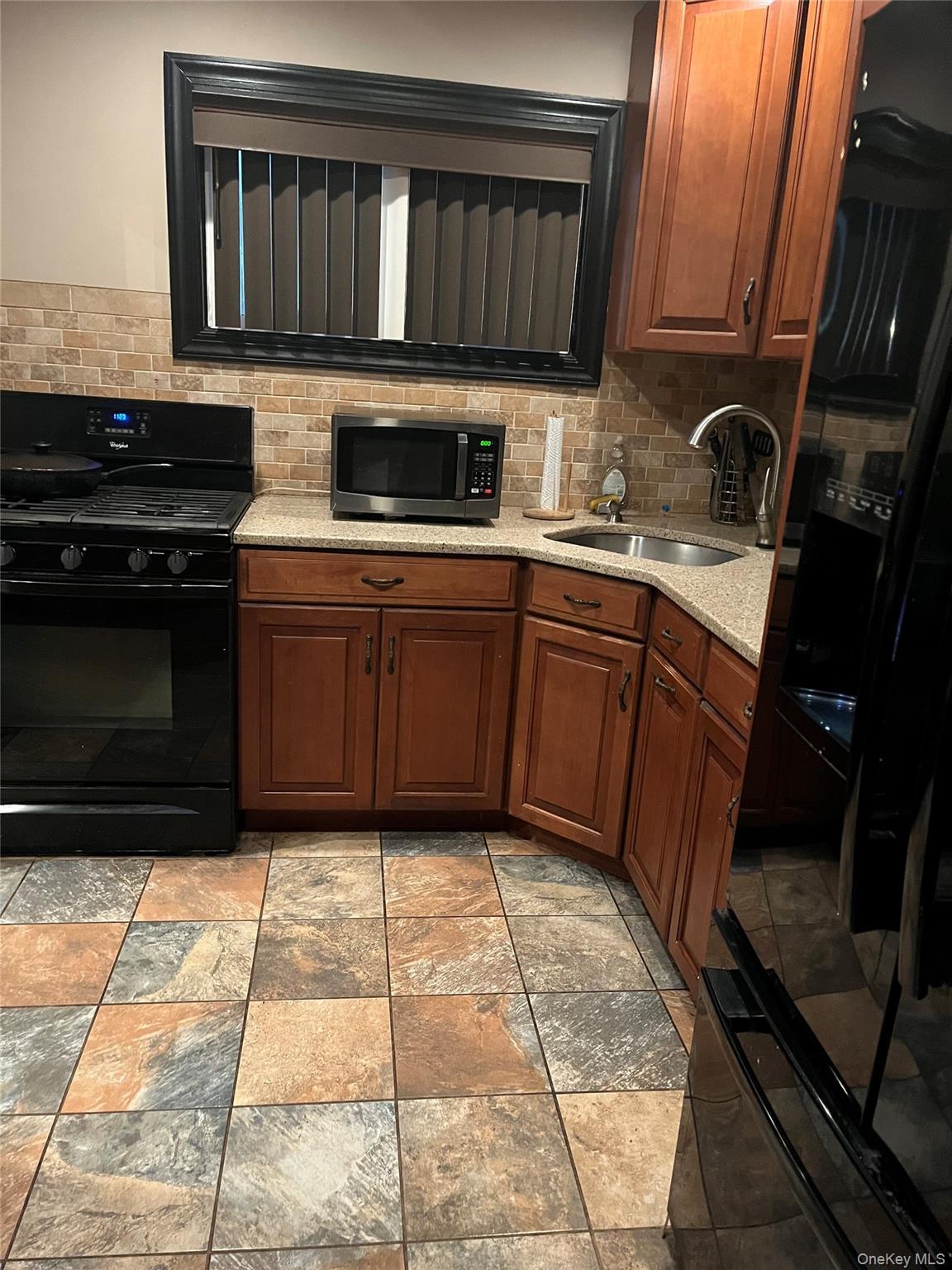 Single Family Lakeshore Nassau County, NY 11762, MLS-936786-4