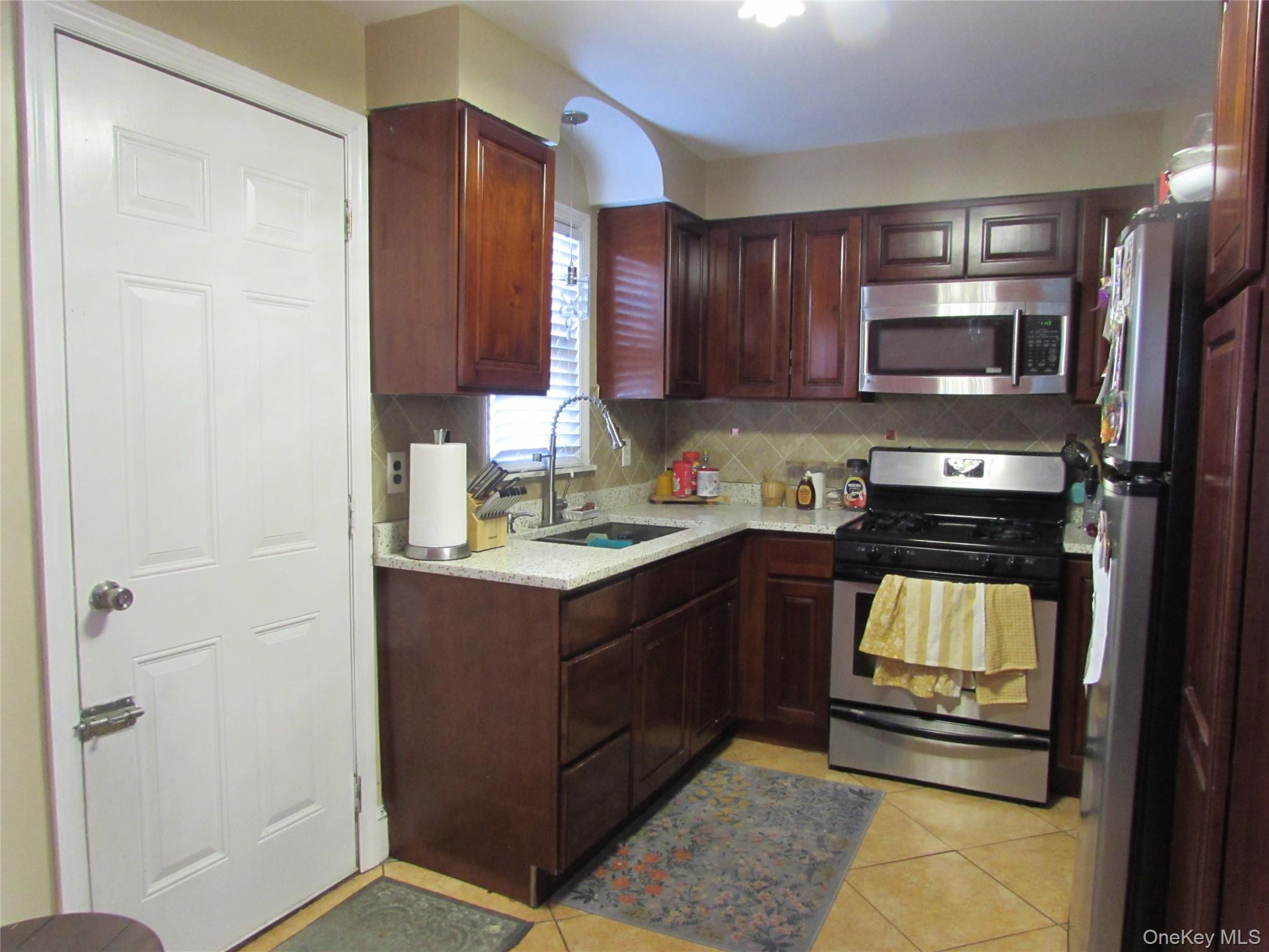 Single Family Phoenix  Nassau County, NY 11550, MLS-936907-2