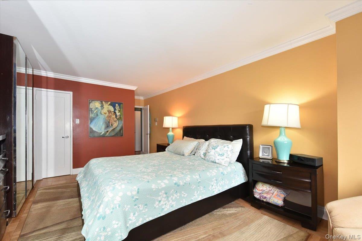 Coop 215 Queens, NY 11360, MLS-936916-22