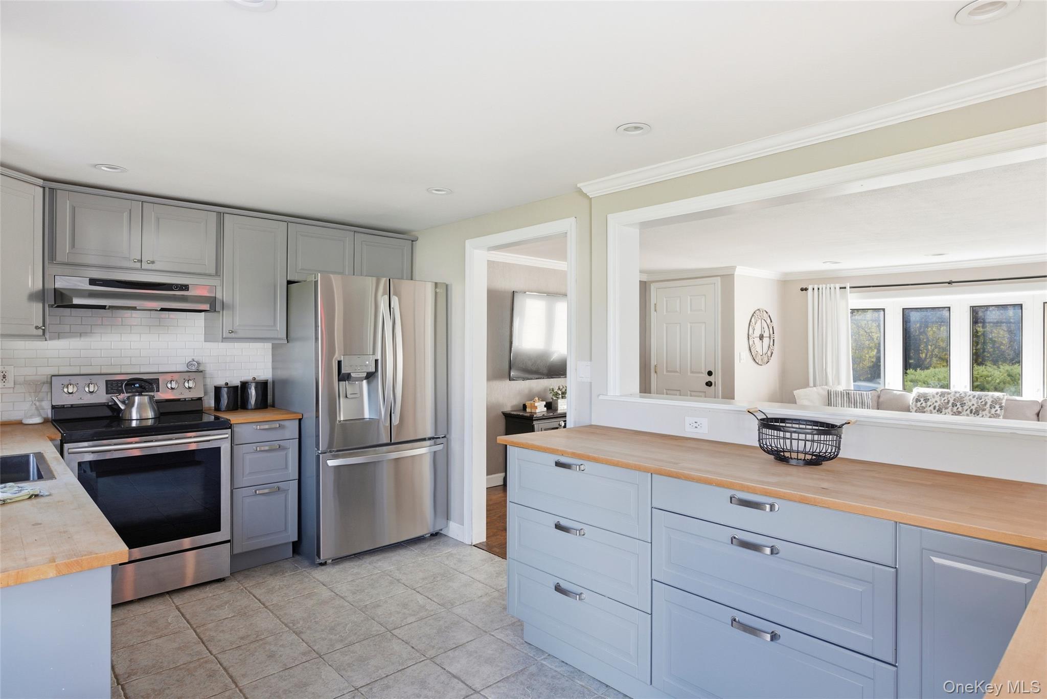 Single Family Urban Suffolk County, NY 11784, MLS-936973-6