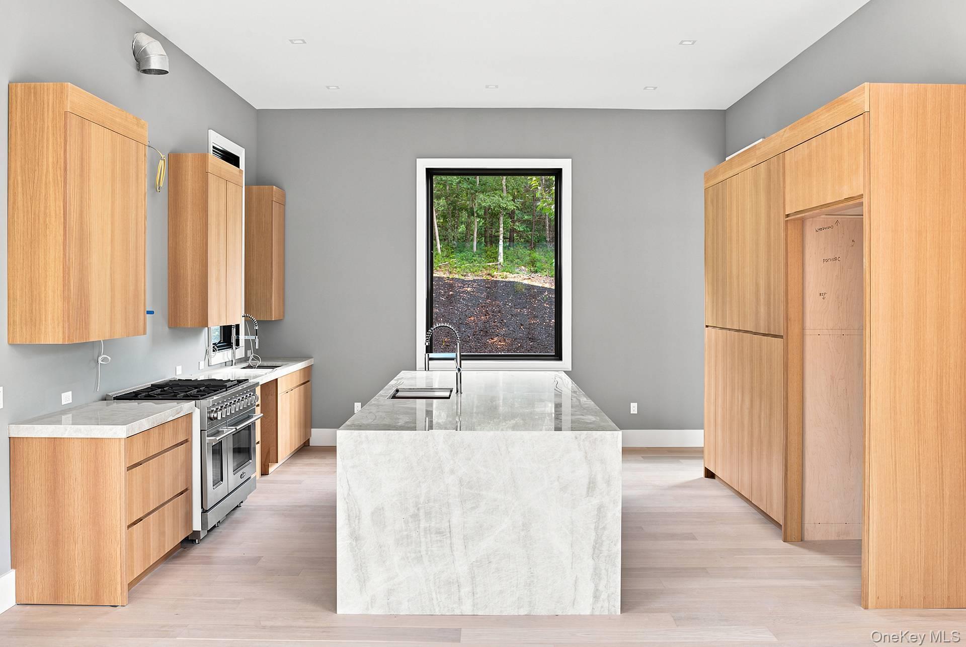 Single Family Middle Line Highway  Suffolk County, NY 11968, MLS-936974-6