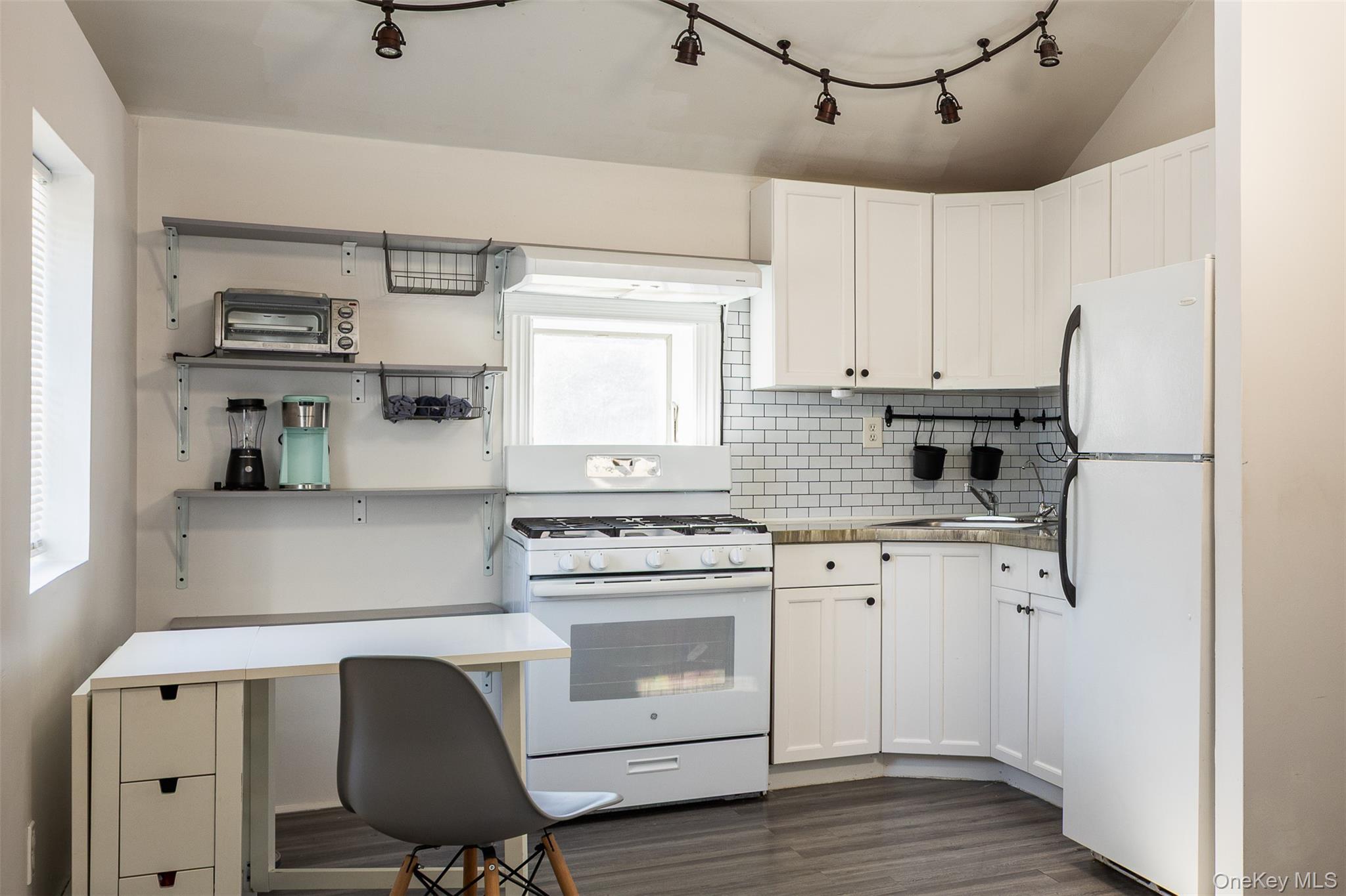 Single Family Montauk Suffolk County, NY 11940, MLS-936979-24