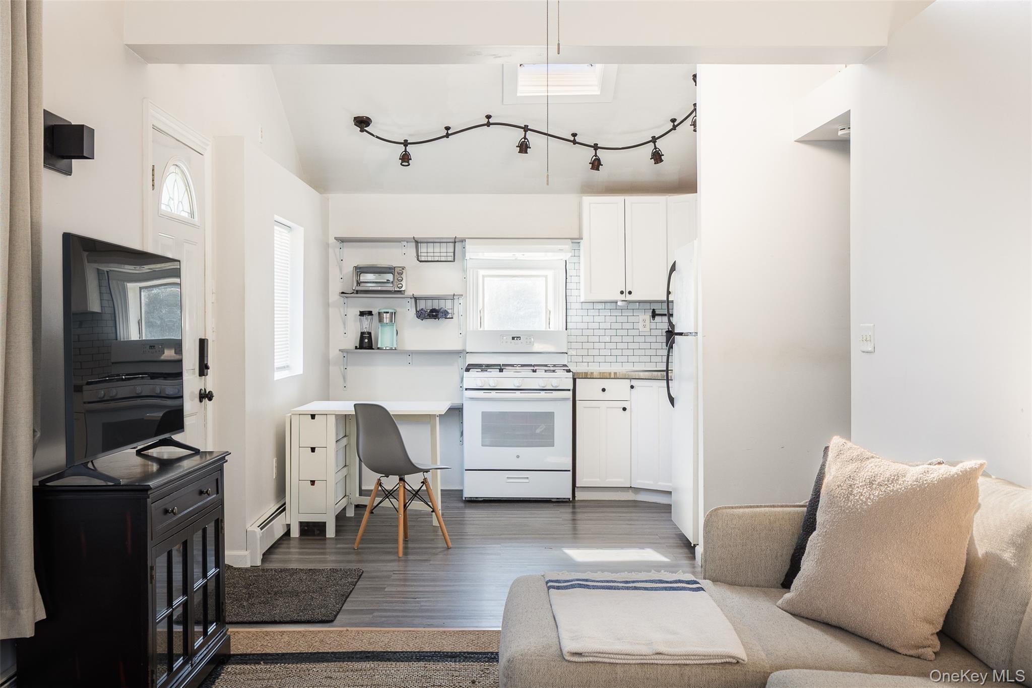 Single Family Montauk Suffolk County, NY 11940, MLS-936979-25