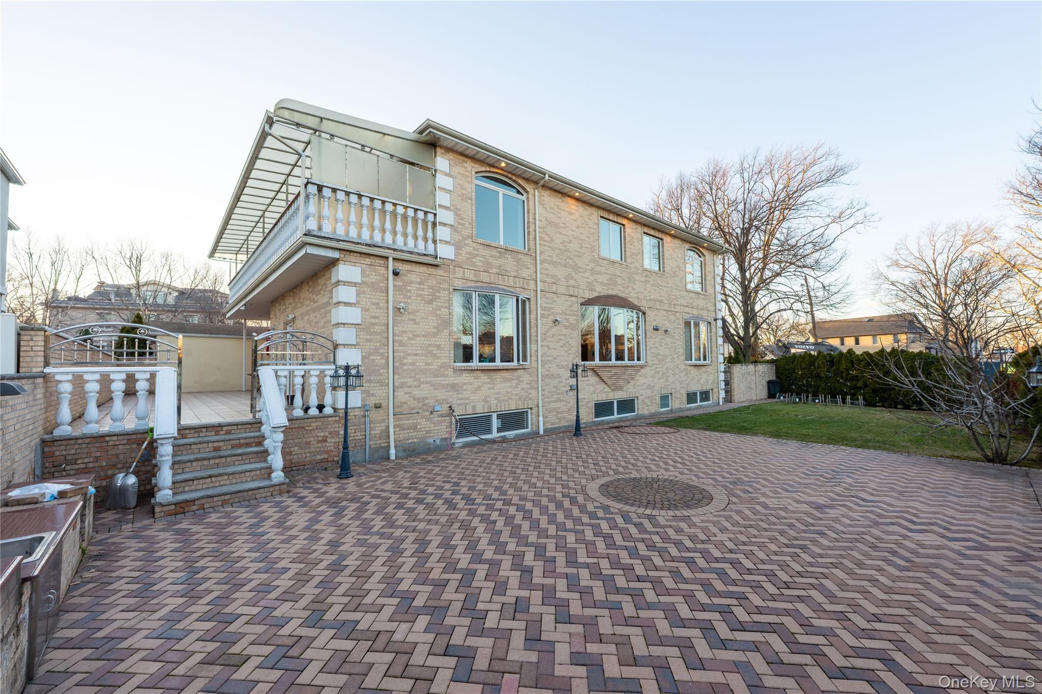 Single Family Surrey  Queens, NY 11432, MLS-936989-8