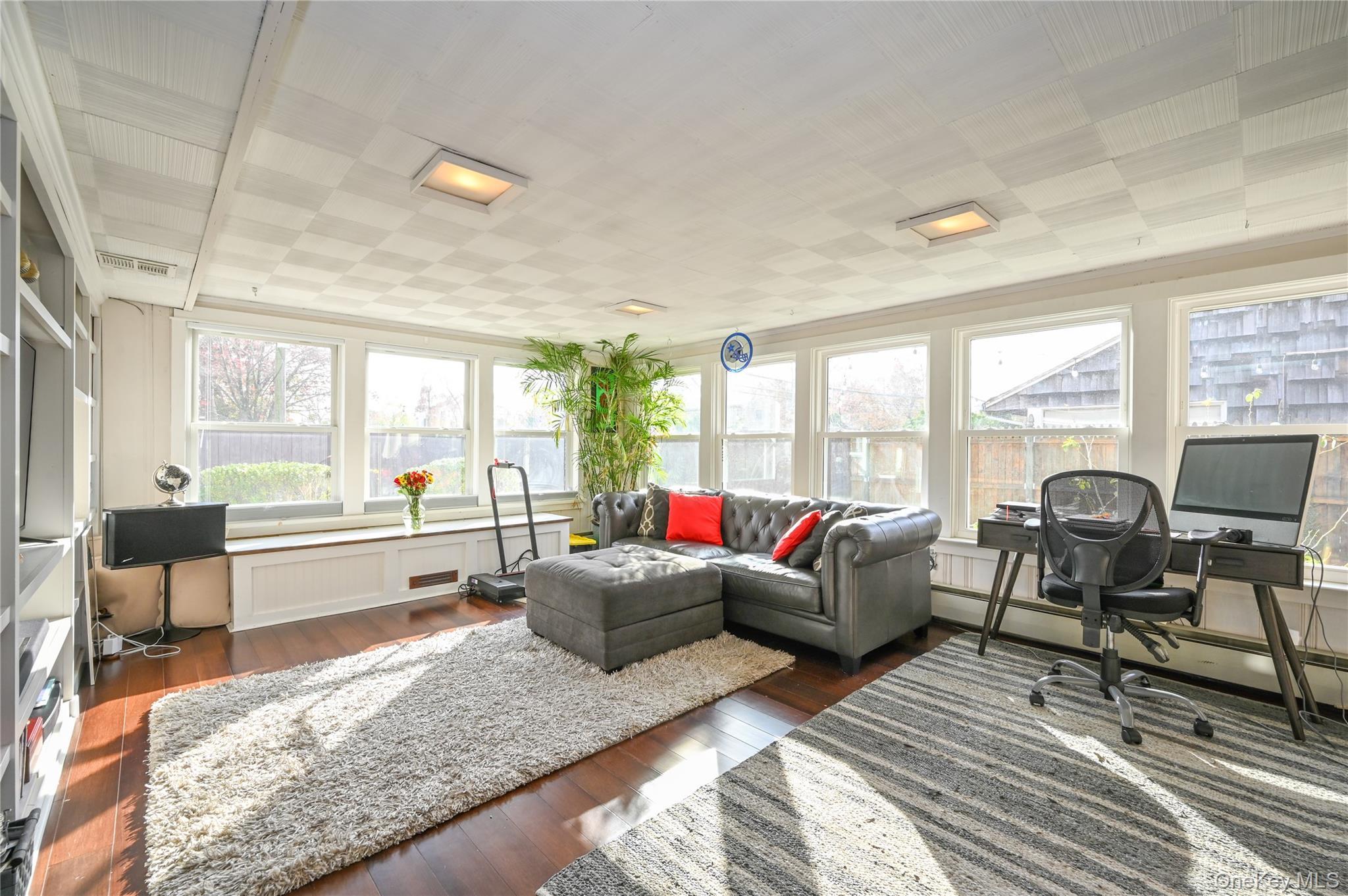 Single Family Meadow Nassau County, NY 11570, MLS-937004-11