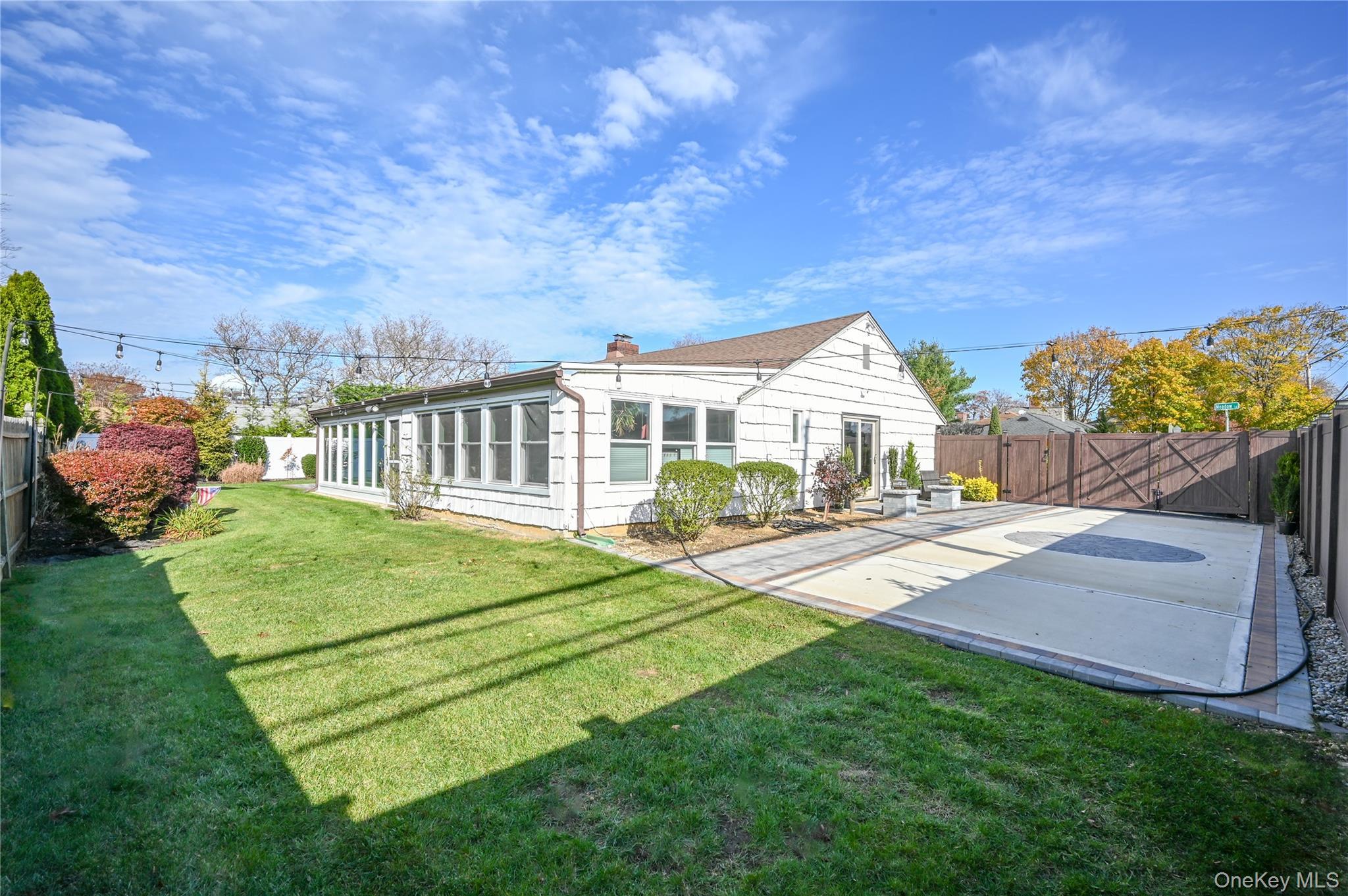 Single Family Meadow Nassau County, NY 11570, MLS-937004-4