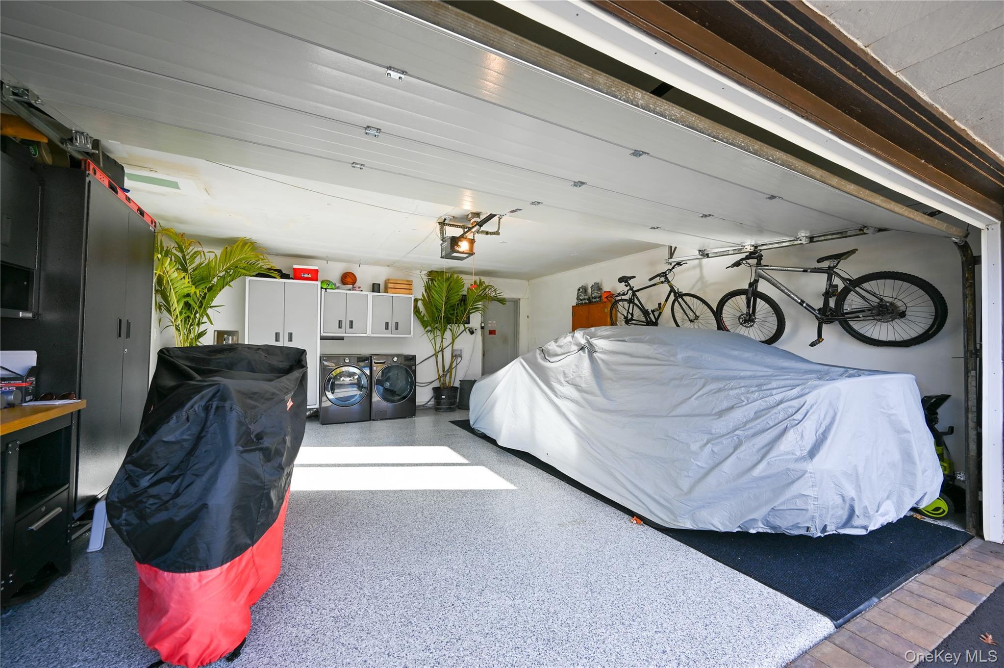 Single Family Meadow Nassau County, NY 11570, MLS-937004-8