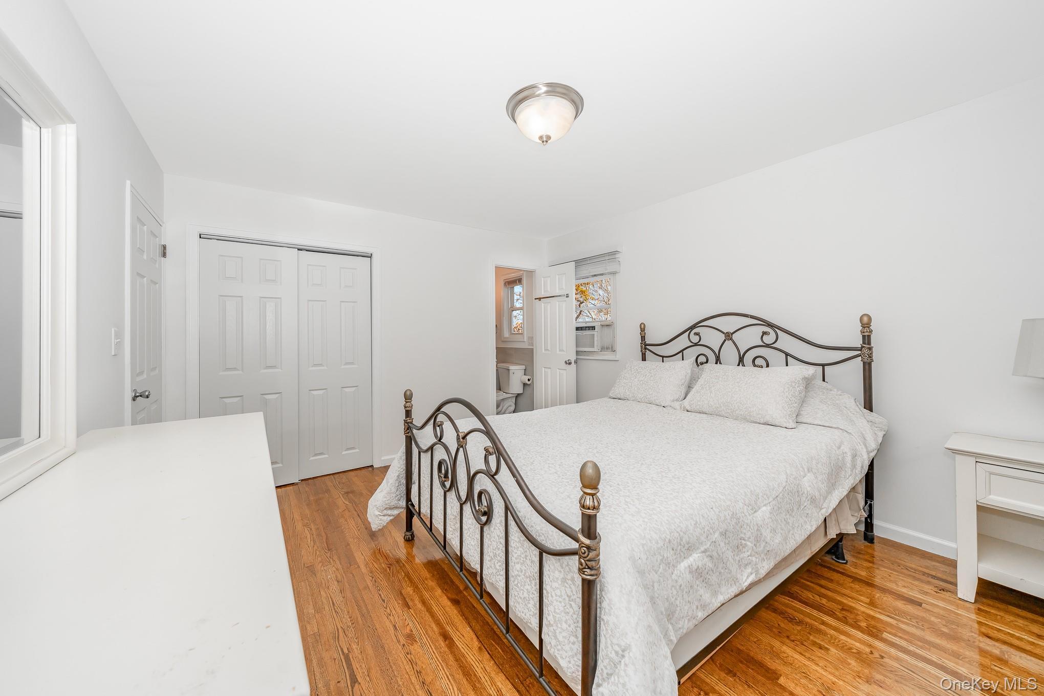 Single Family Brewster Gate  Nassau County, NY 11758, MLS-937016-20