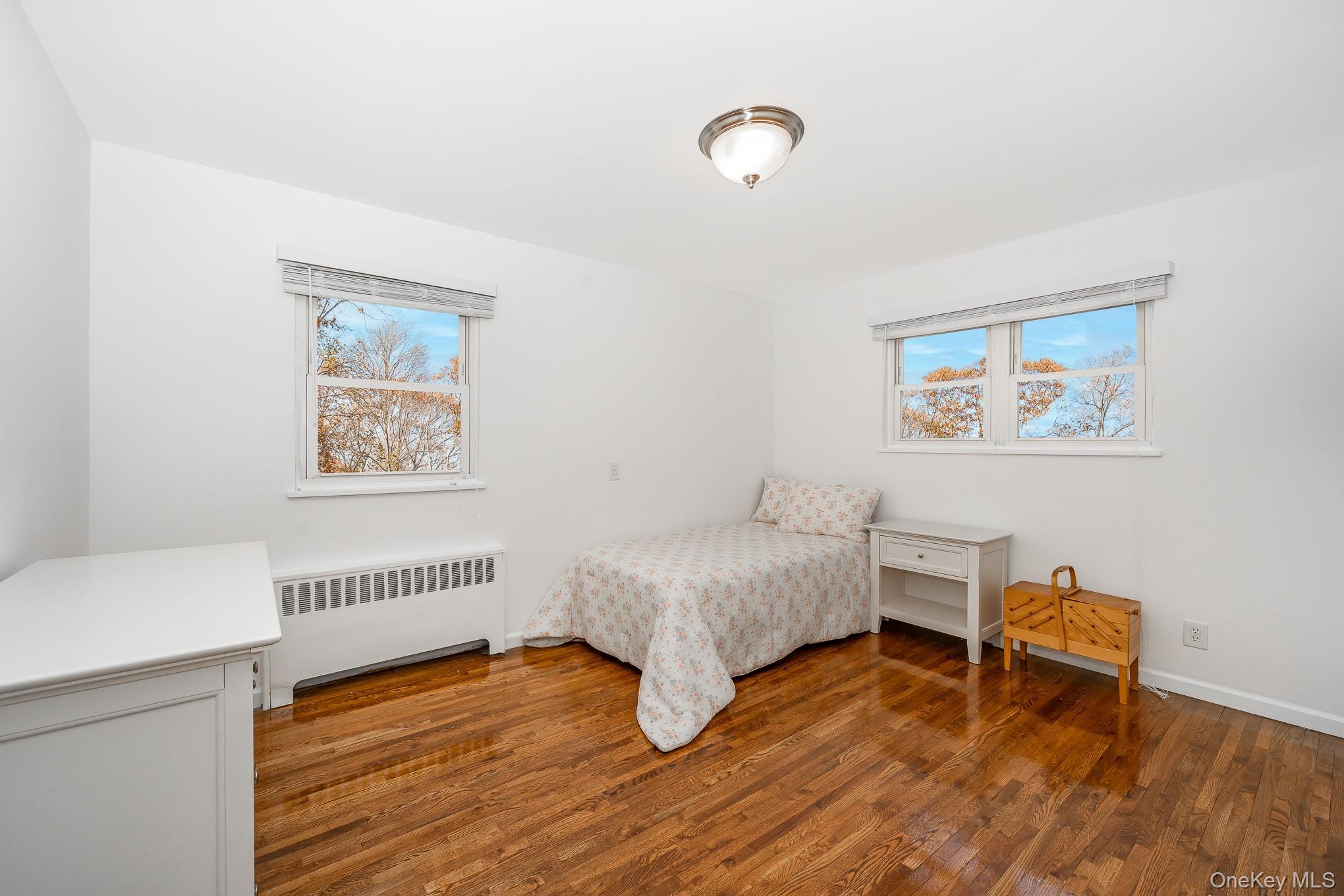 Single Family Brewster Gate  Nassau County, NY 11758, MLS-937016-21