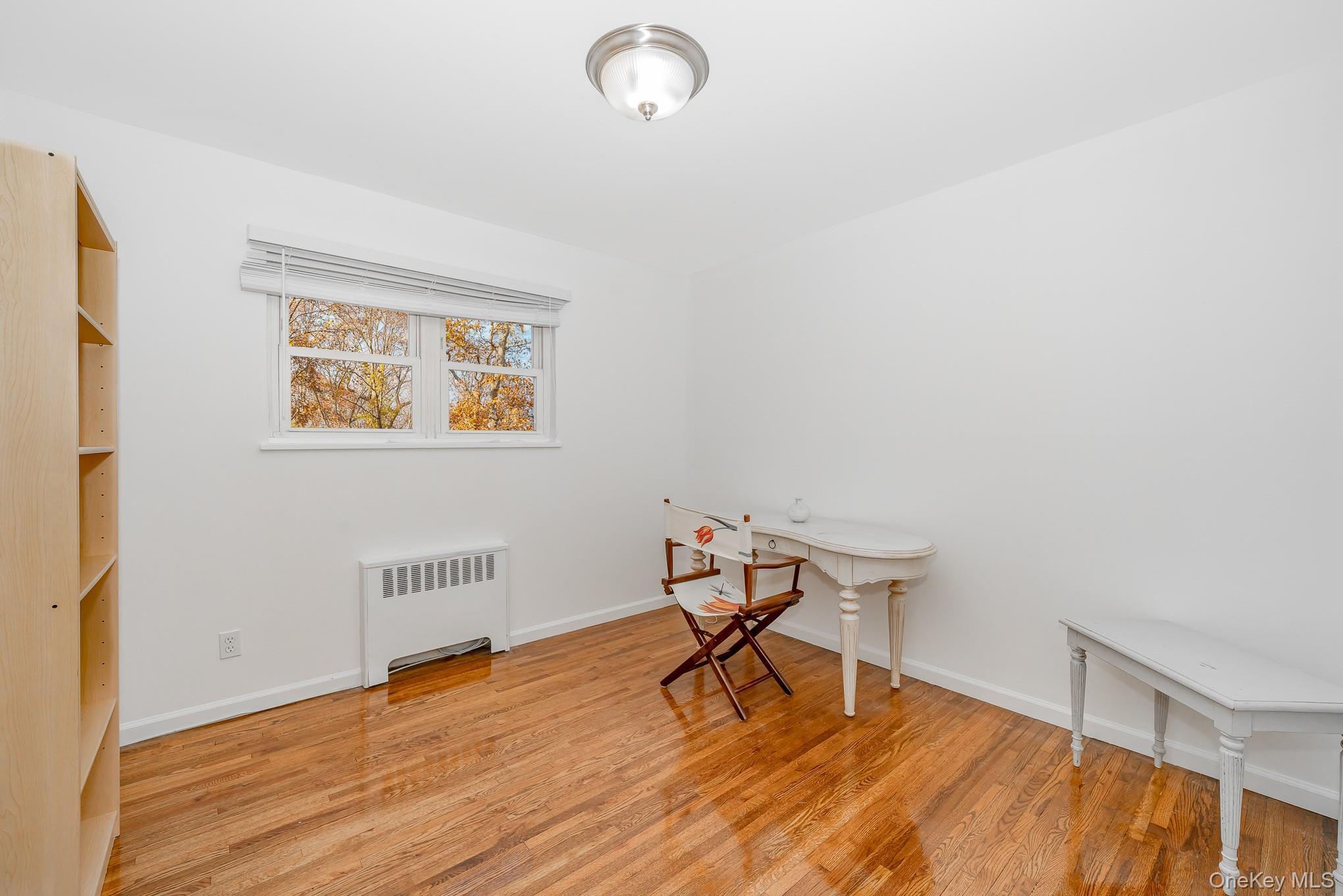 Single Family Brewster Gate  Nassau County, NY 11758, MLS-937016-22