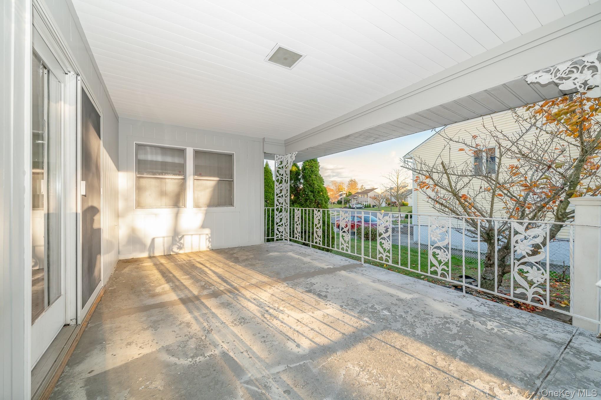 Single Family Brewster Gate  Nassau County, NY 11758, MLS-937016-25