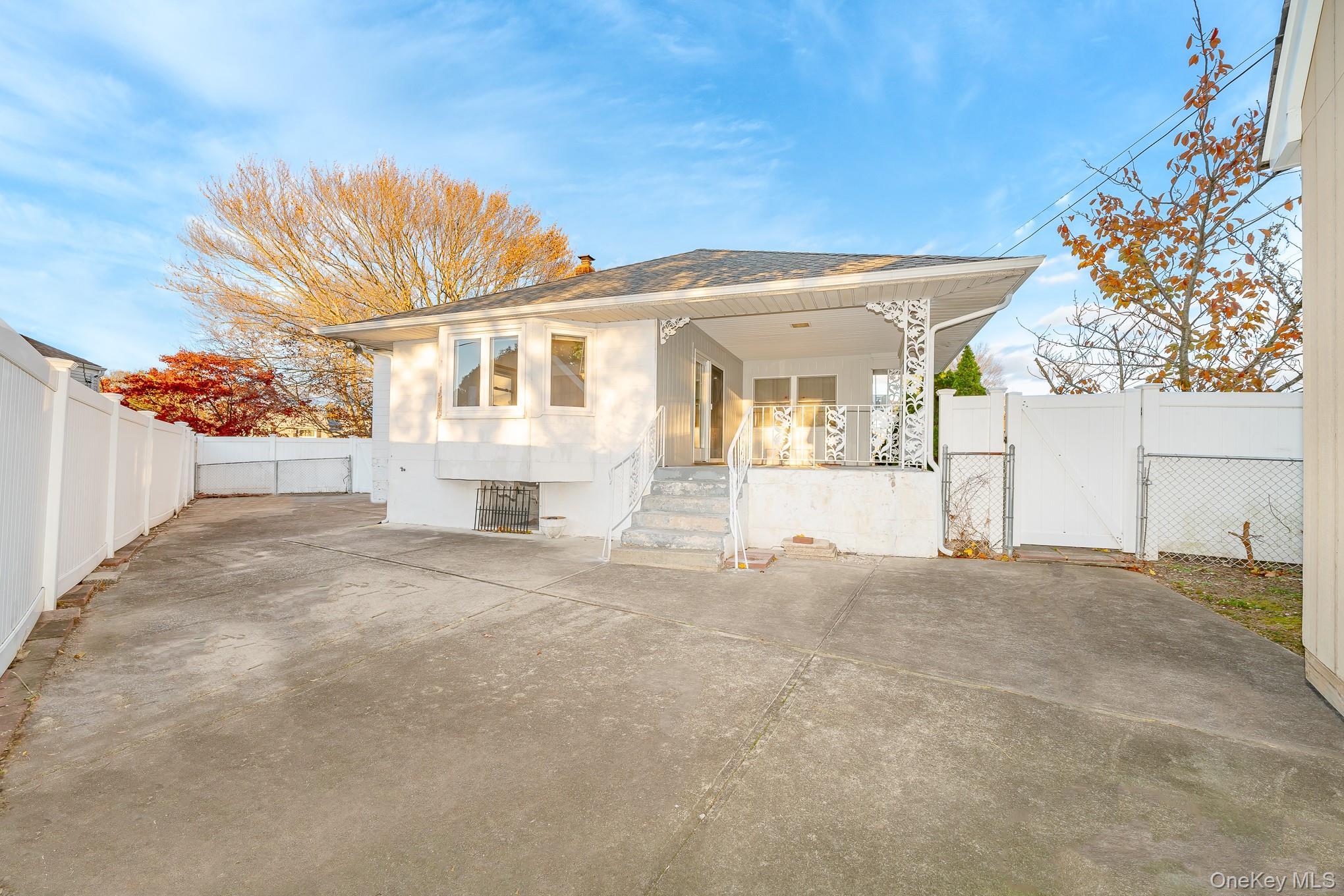 Single Family Brewster Gate  Nassau County, NY 11758, MLS-937016-26