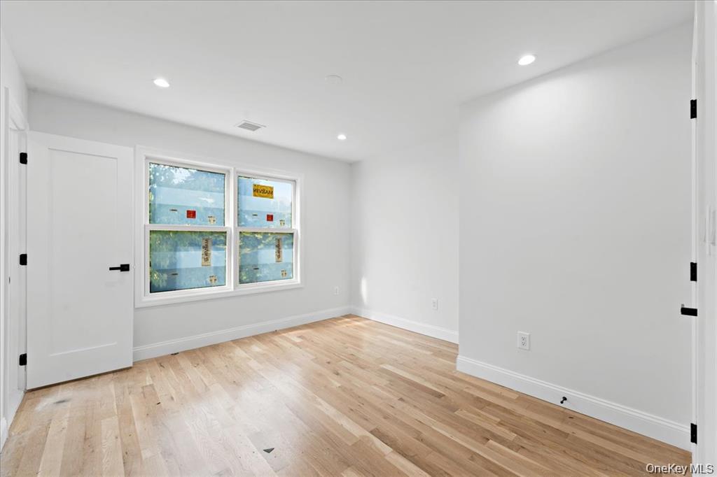 Single Family Thurton Westchester County, NY 10704, MLS-937022-21