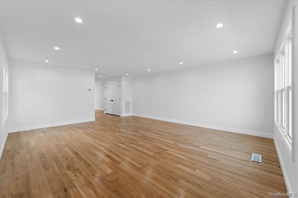 Single Family Thurton Westchester County, NY 10704, MLS-937022-44