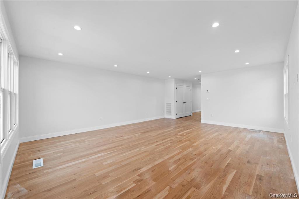 Single Family Thurton Westchester County, NY 10704, MLS-937033-11