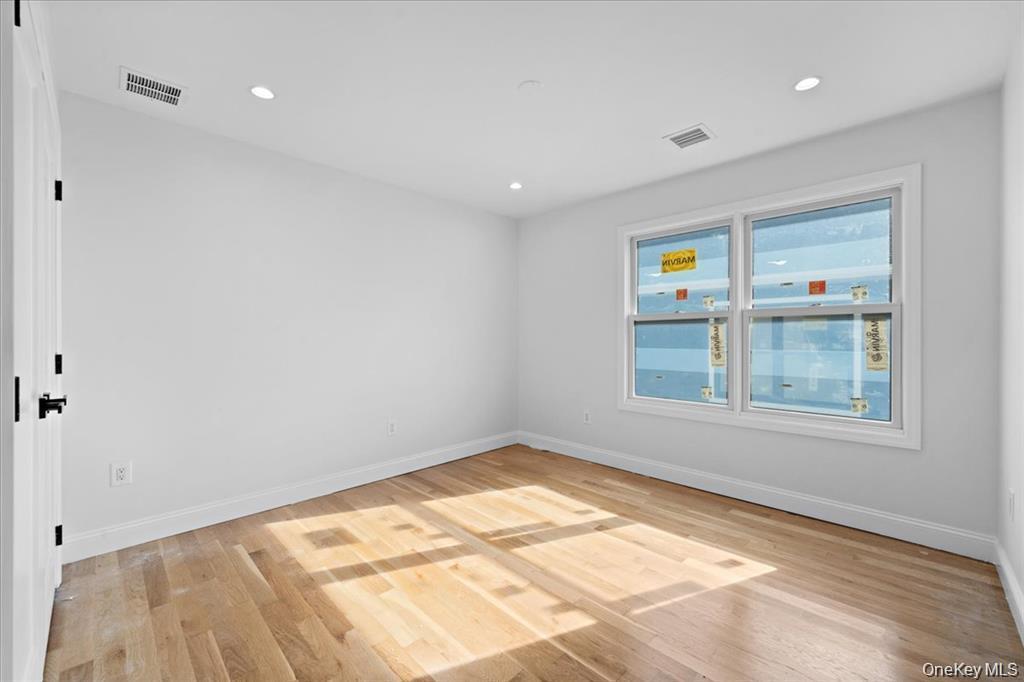 Single Family Thurton Westchester County, NY 10704, MLS-937033-46