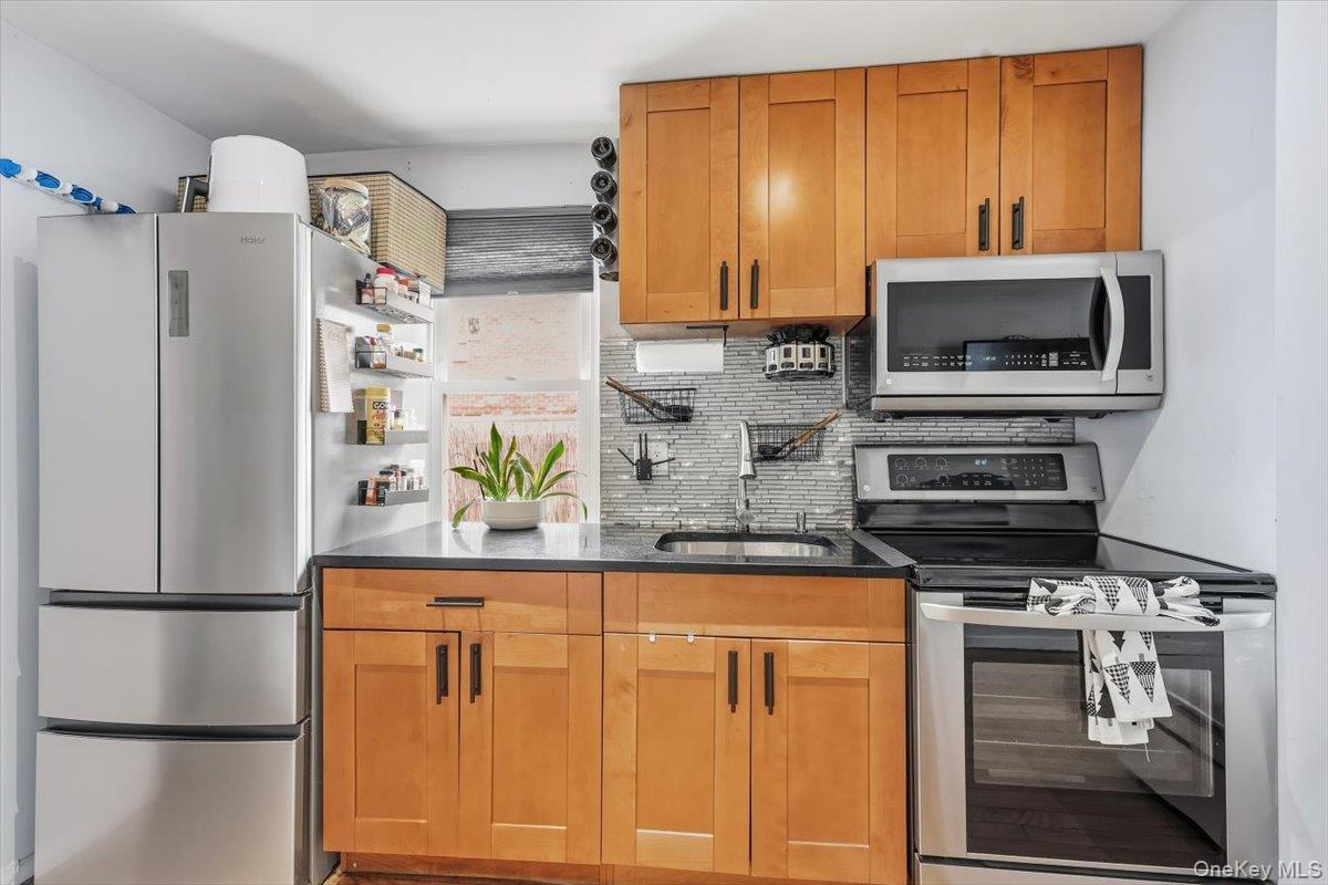 Single Family 87th Queens, NY 11416, MLS-937047-10