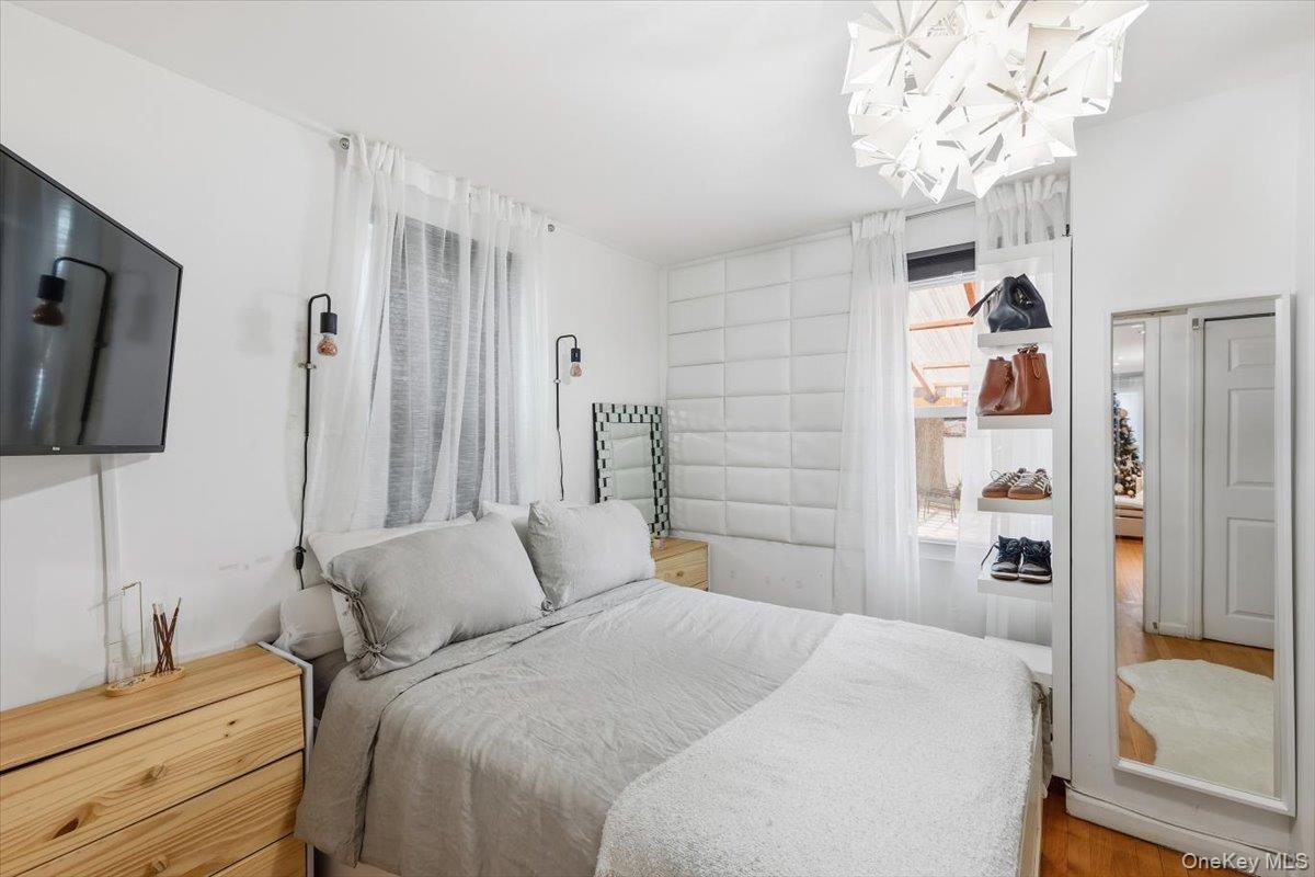 Single Family 87th Queens, NY 11416, MLS-937047-13