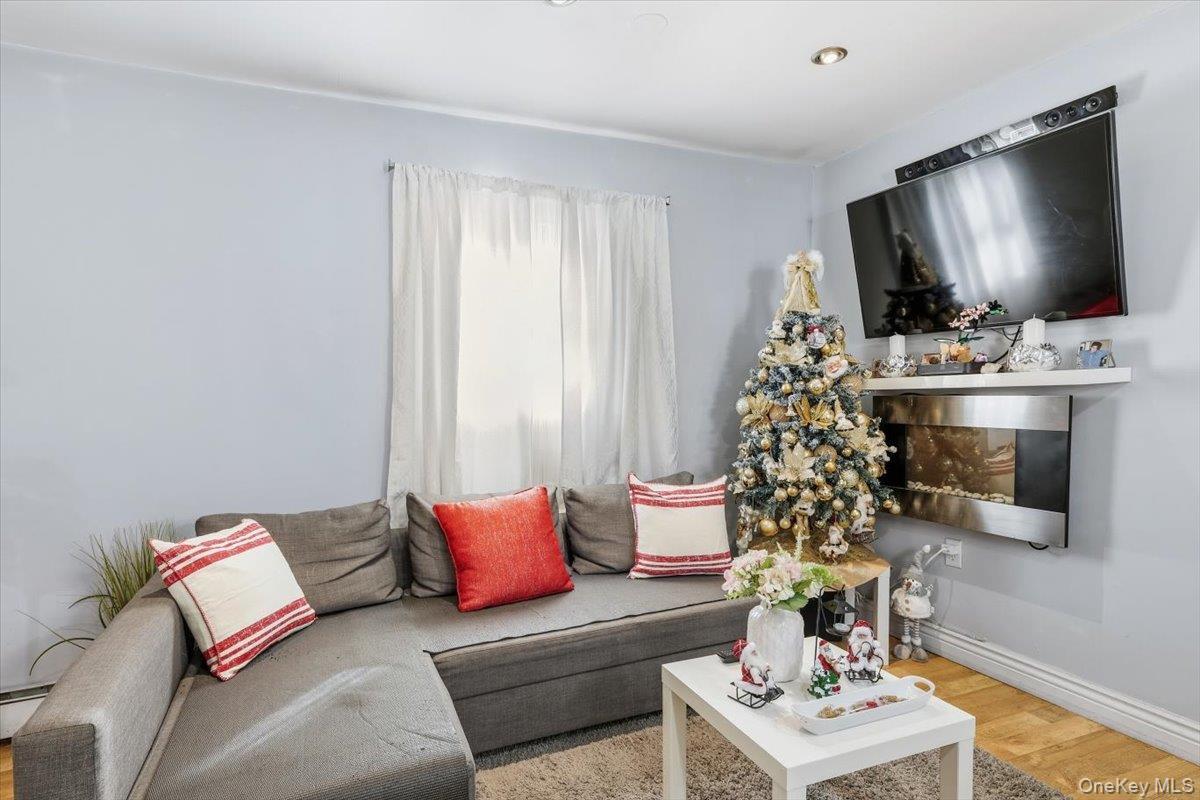 Single Family 87th Queens, NY 11416, MLS-937047-19