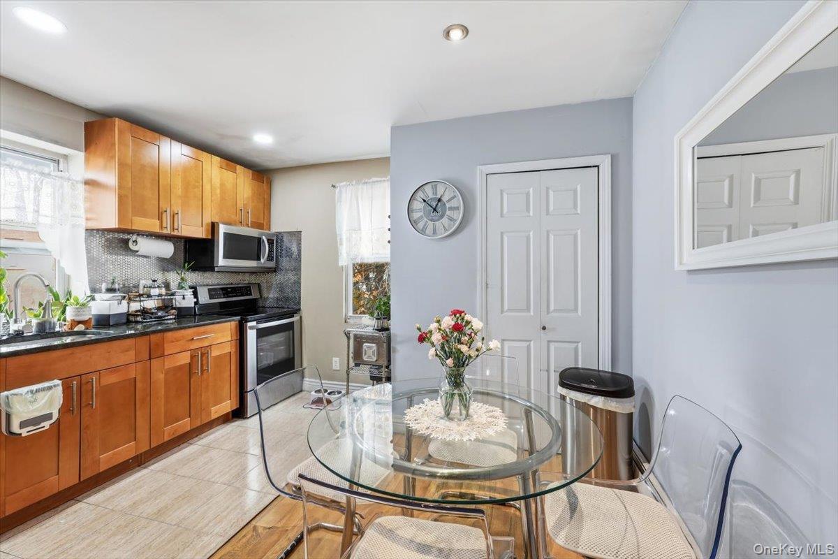 Single Family 87th Queens, NY 11416, MLS-937047-22