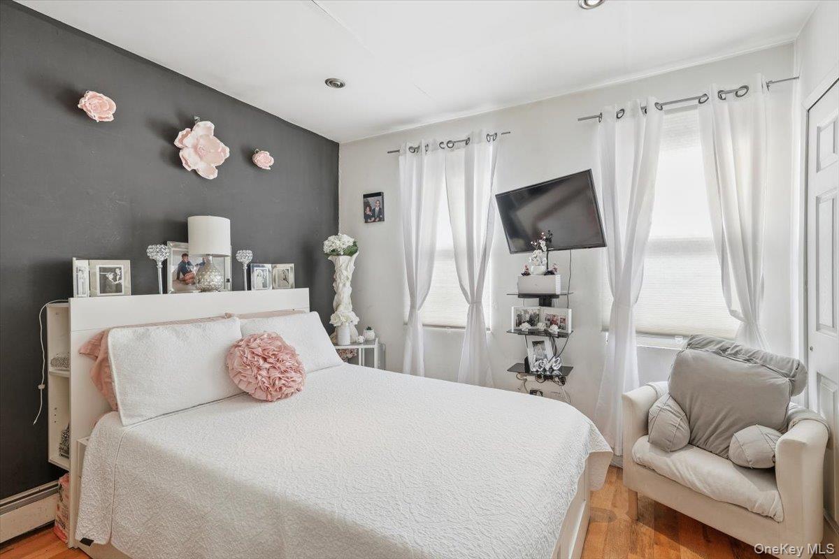 Single Family 87th Queens, NY 11416, MLS-937047-25