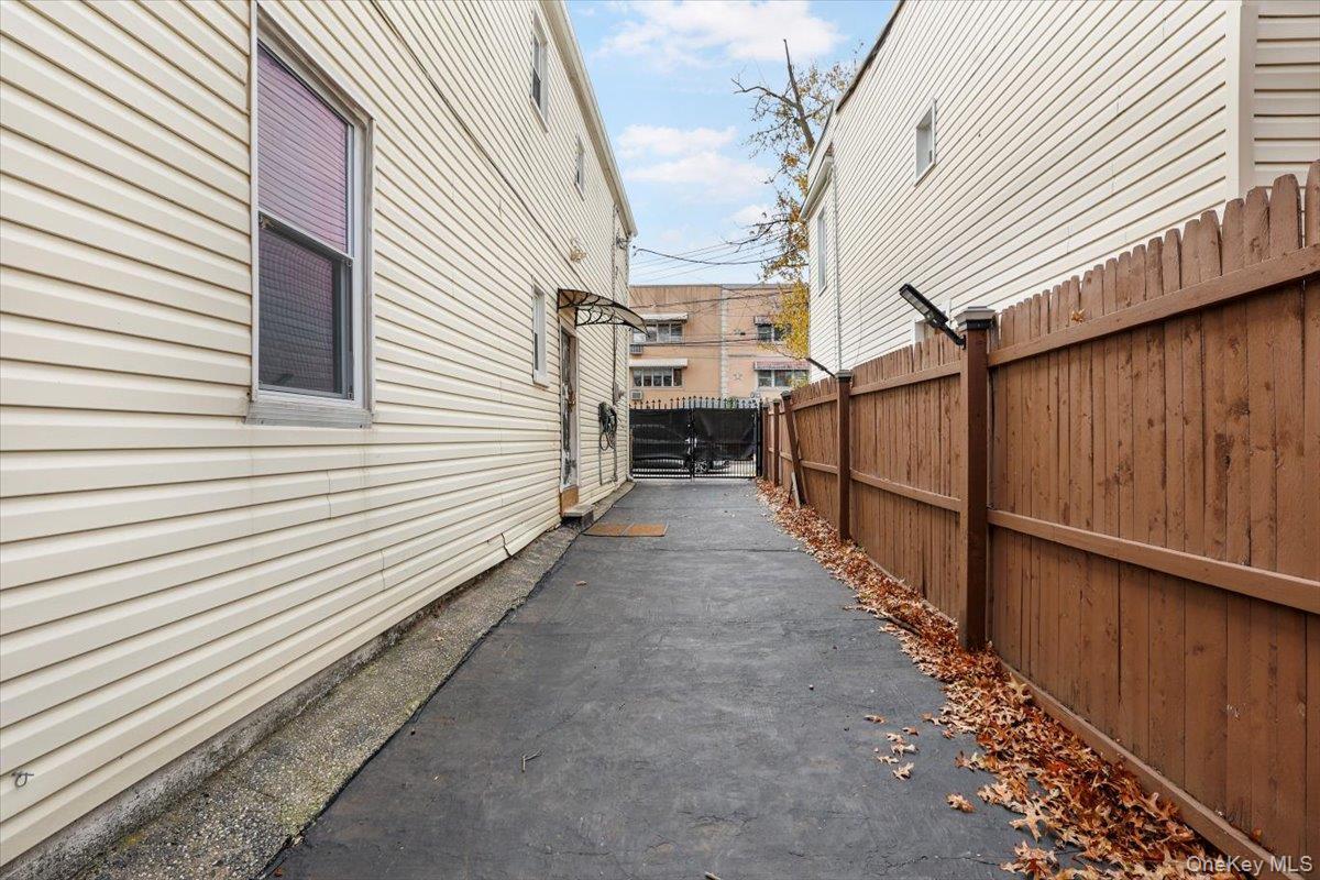 Single Family 87th Queens, NY 11416, MLS-937047-39