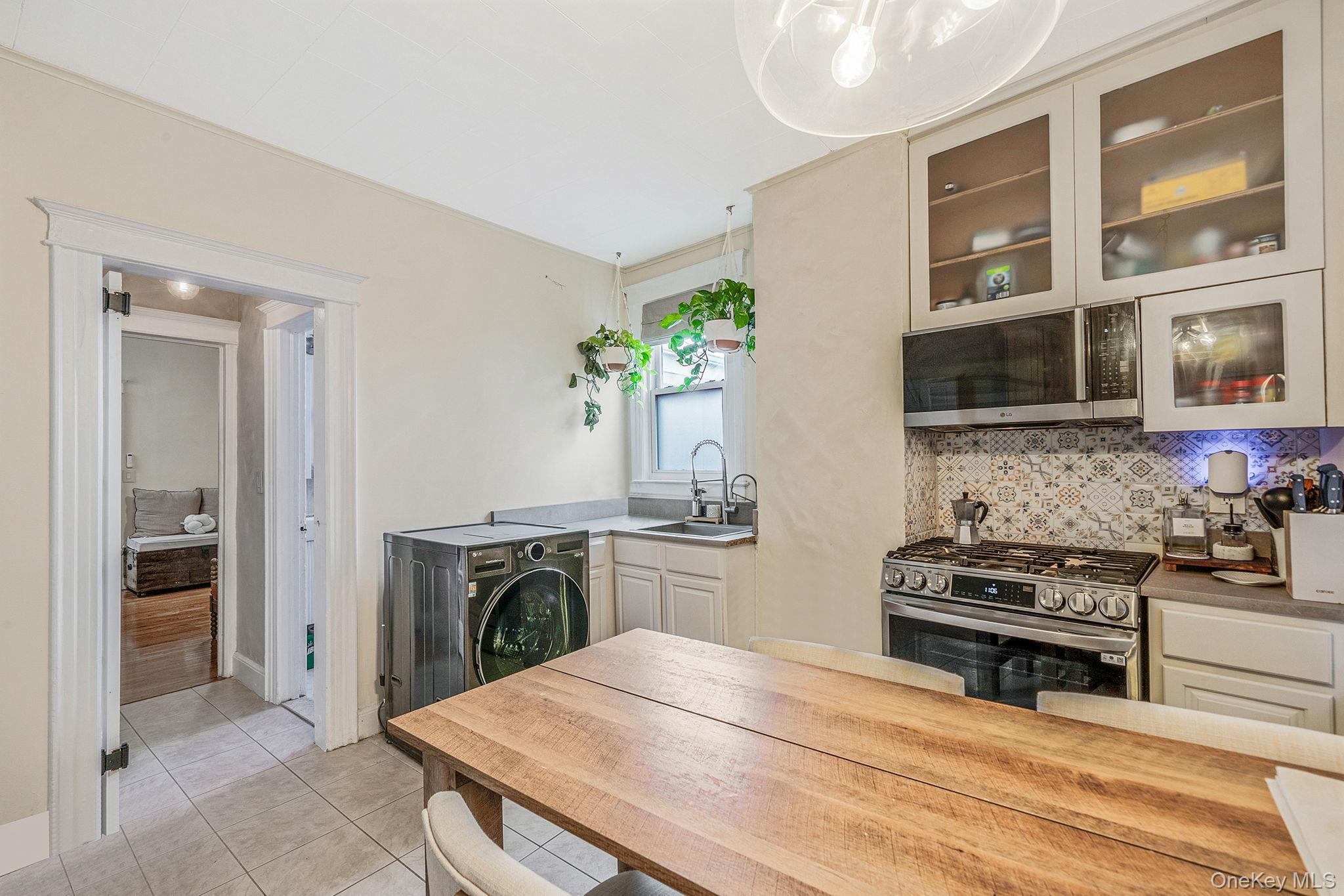 Single Family Maspeth  Queens, NY 11378, MLS-937069-7