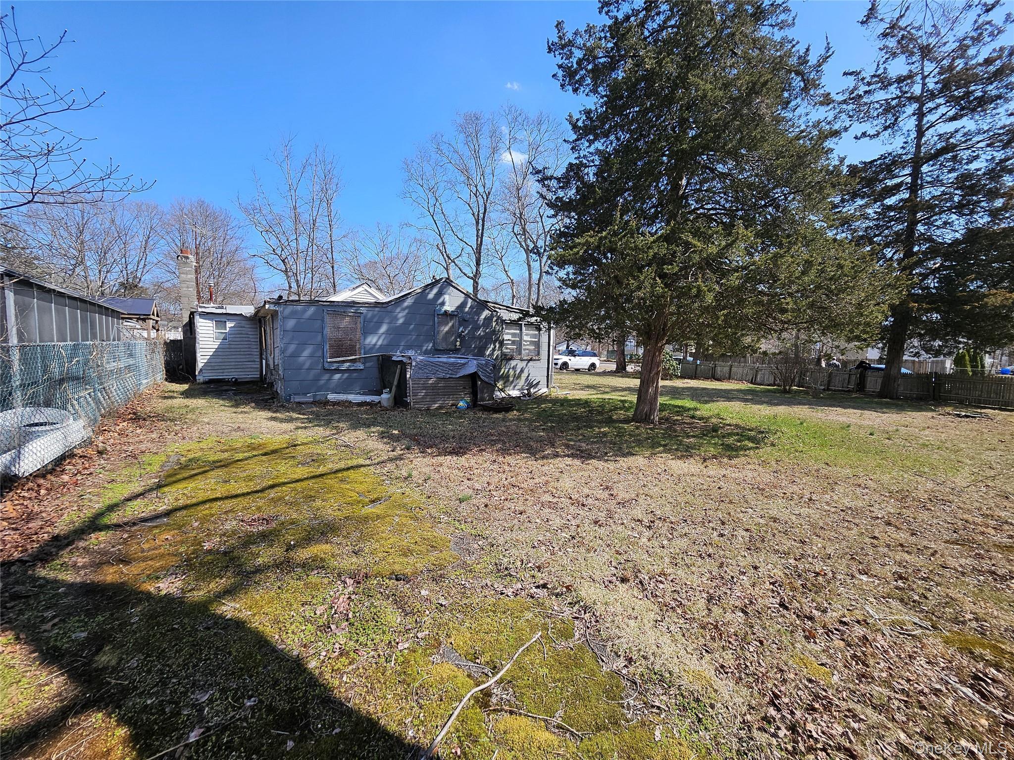 Single Family Granny Suffolk County, NY 11763, MLS-937104-2
