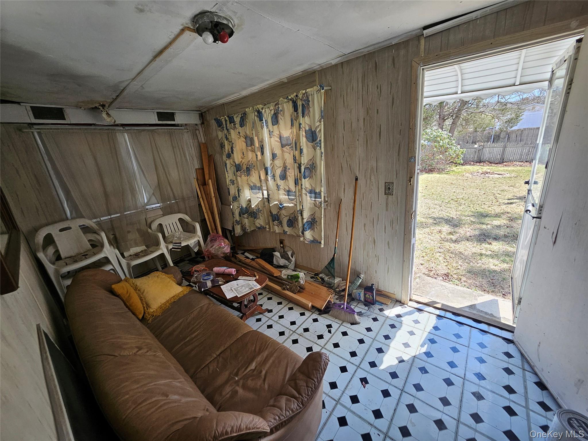 Single Family Granny Suffolk County, NY 11763, MLS-937104-31