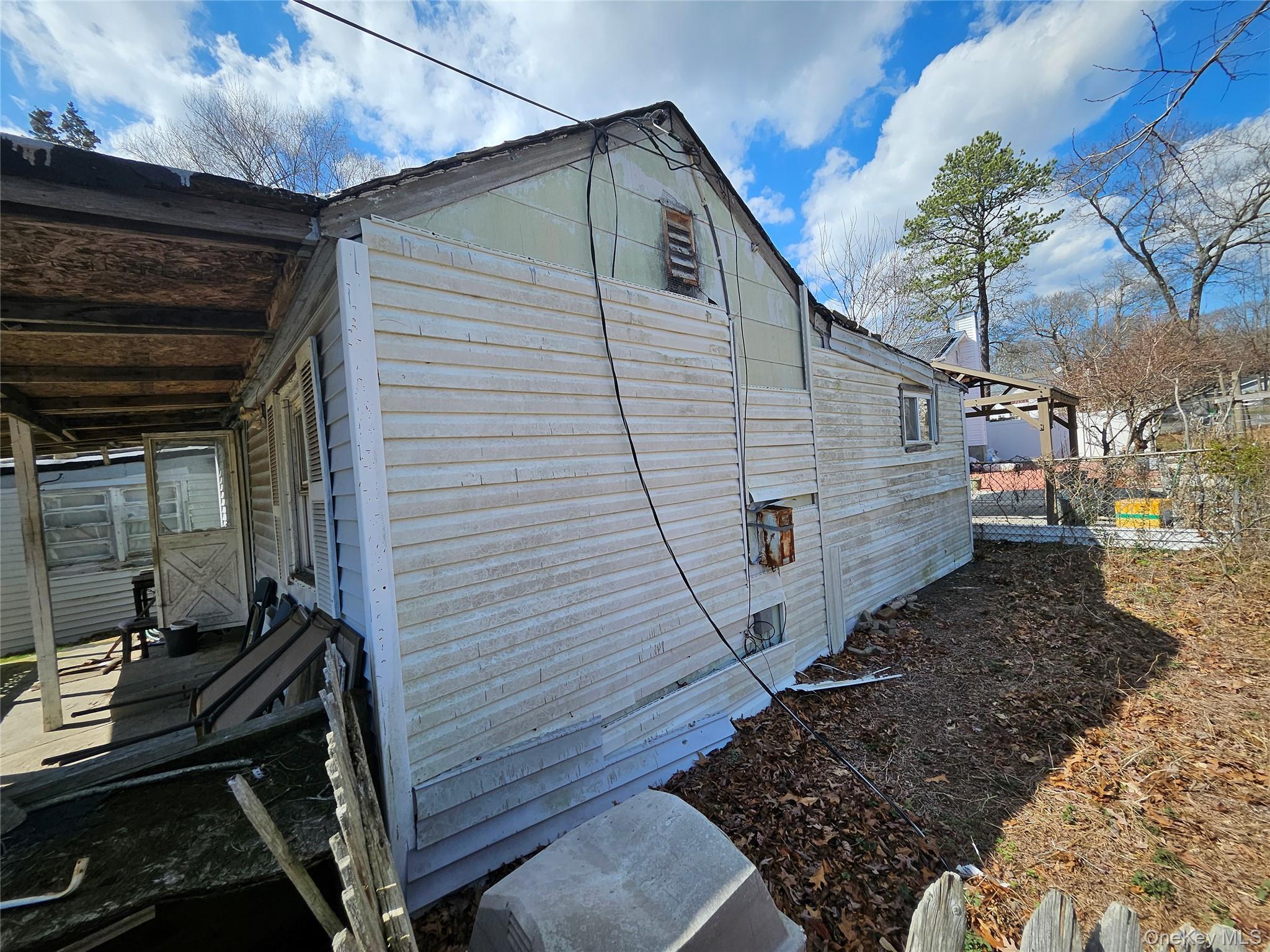 Single Family Granny Suffolk County, NY 11763, MLS-937104-32