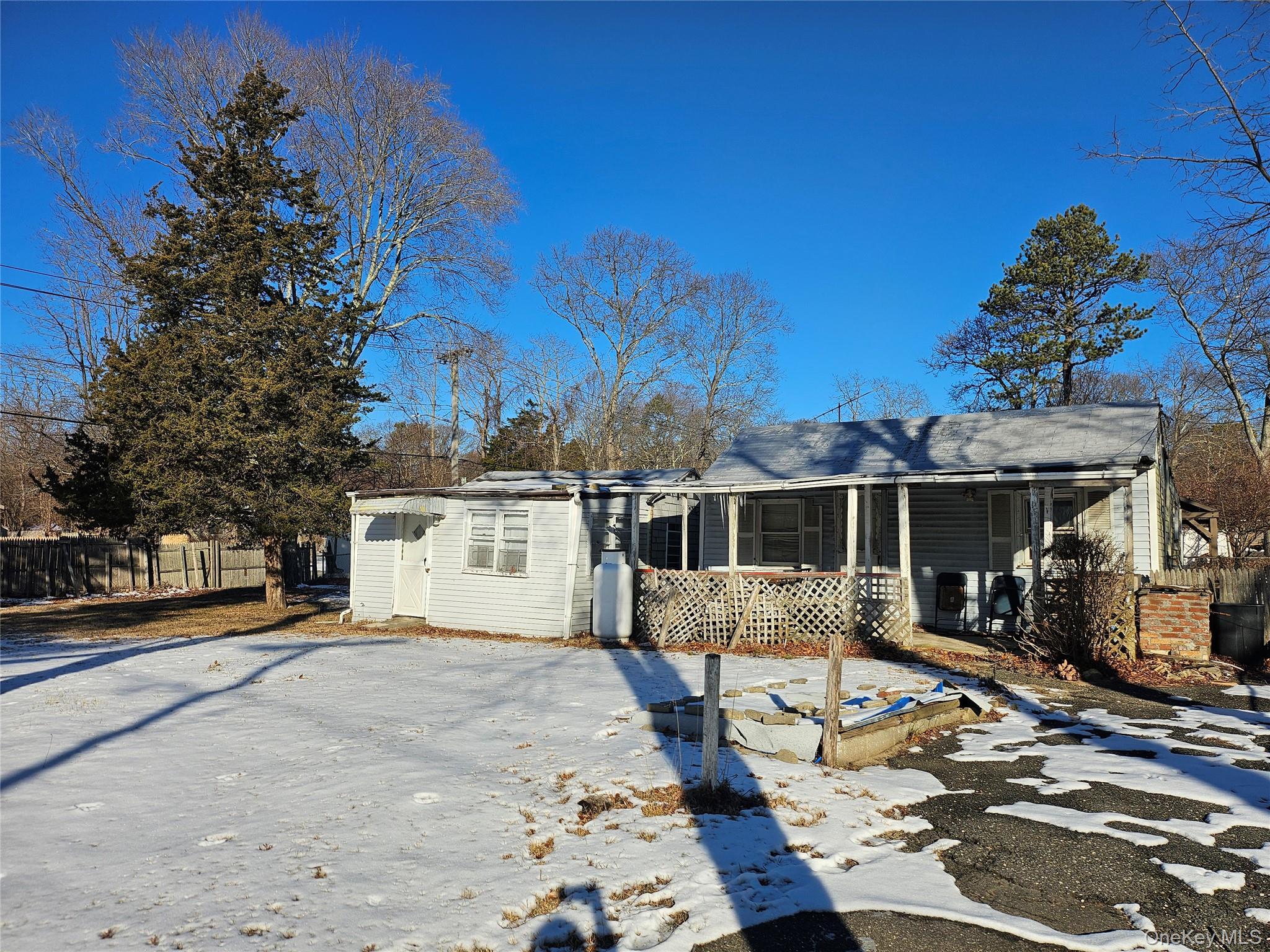 Single Family Granny Suffolk County, NY 11763, MLS-937104-4