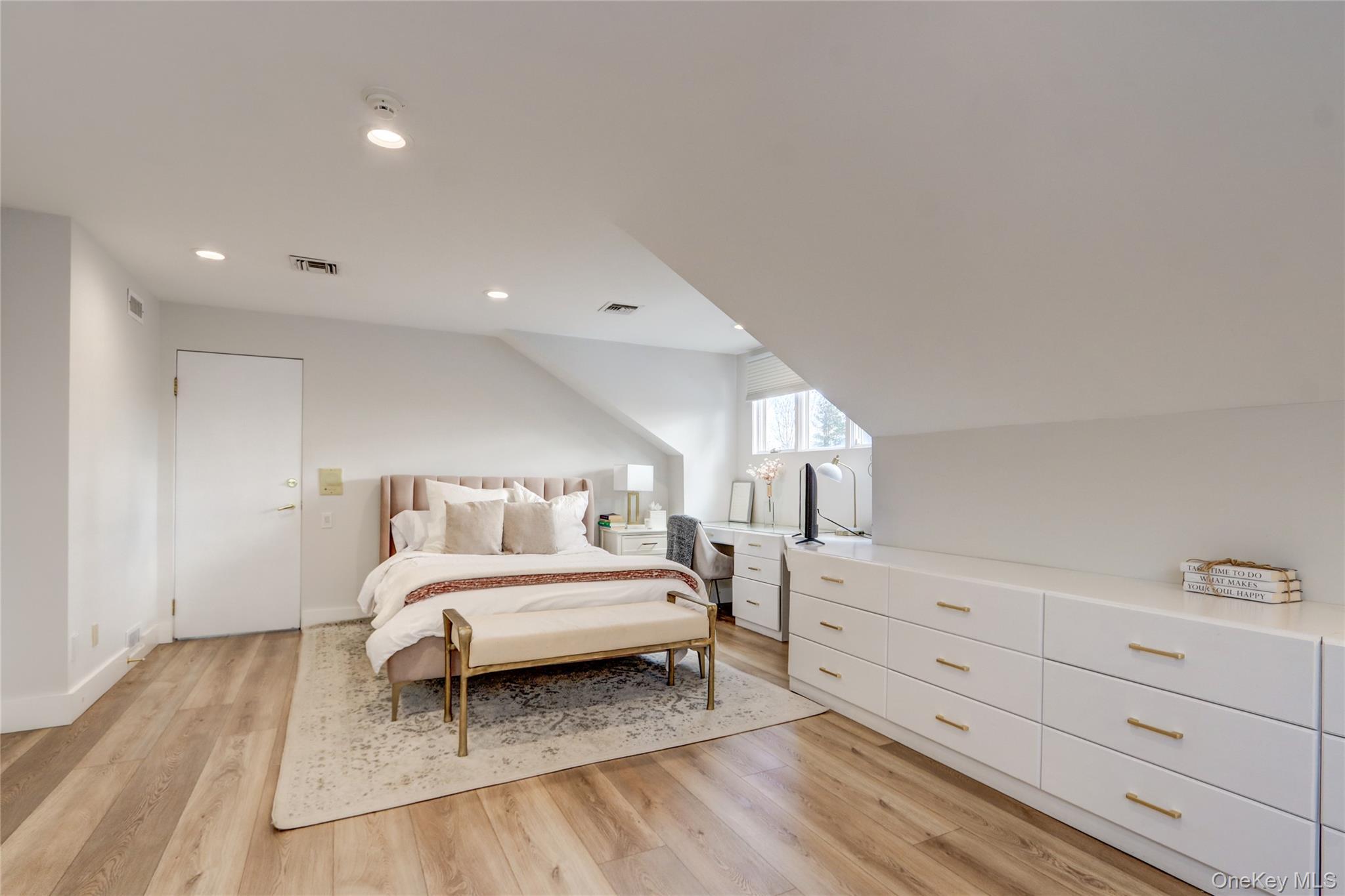 Single Family Combes Nassau County, NY 11570, MLS-937122-20