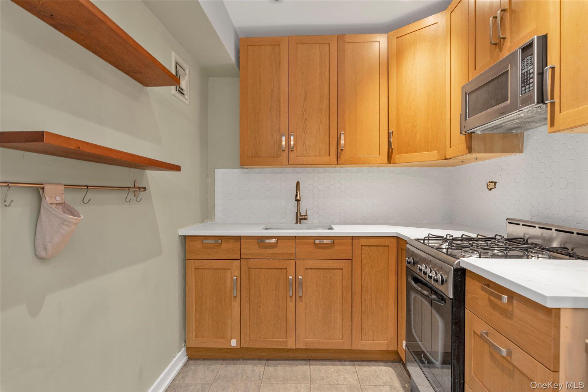 Coop 51  Queens, NY 11377, MLS-937148-8