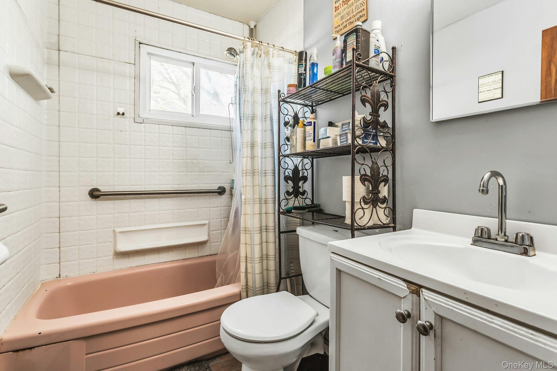 Single Family Stillwell Suffolk County, NY 11743, MLS-937151-11